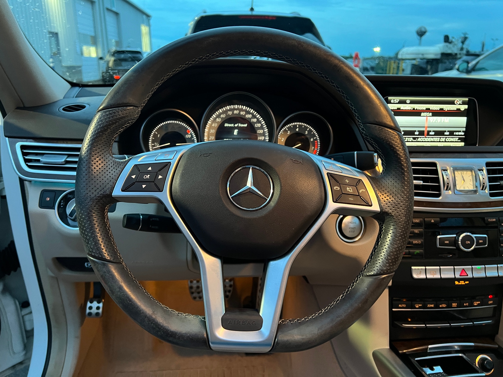 Thumbnail: 2015 Mercedes-Benz E-Class - 4