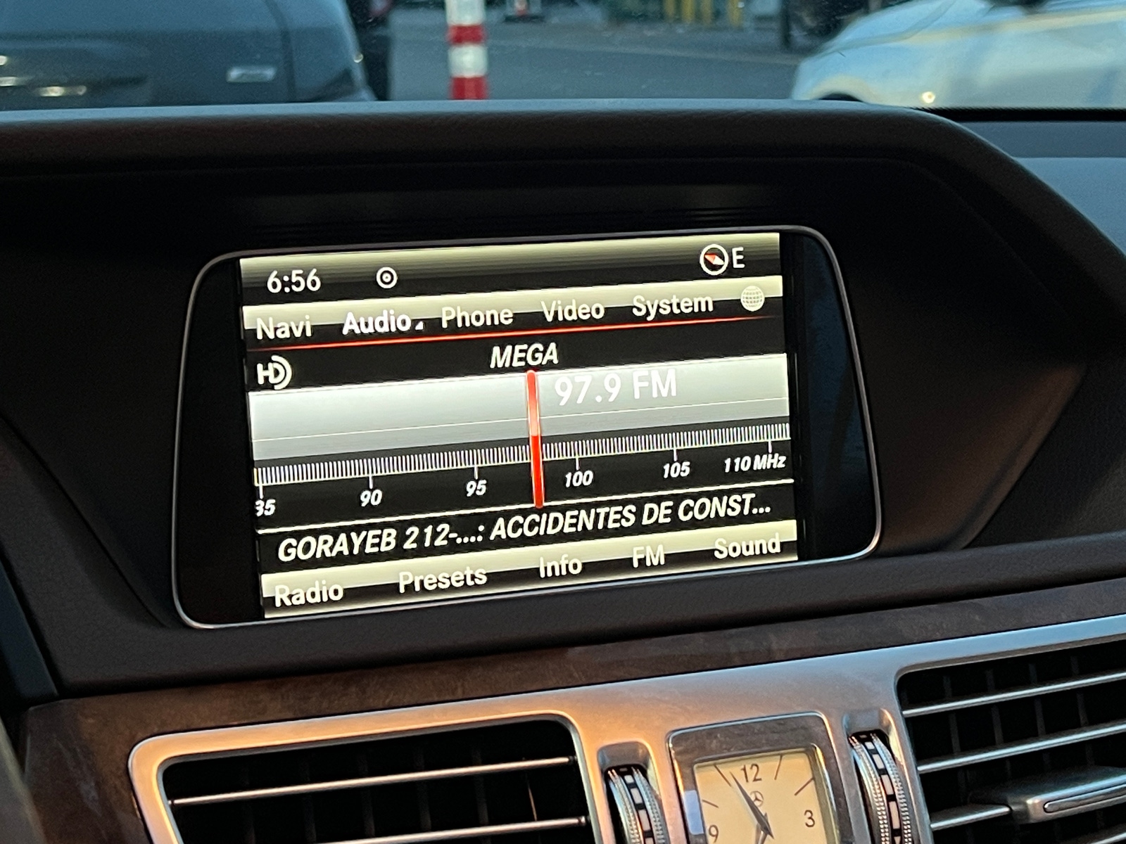 Thumbnail: 2015 Mercedes-Benz E-Class - 3