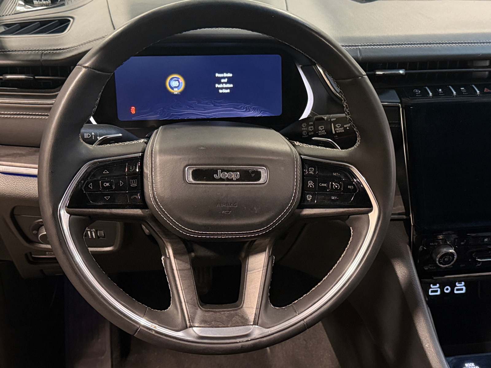 Thumbnail: 2023 Jeep Grand Cherokee L - 4