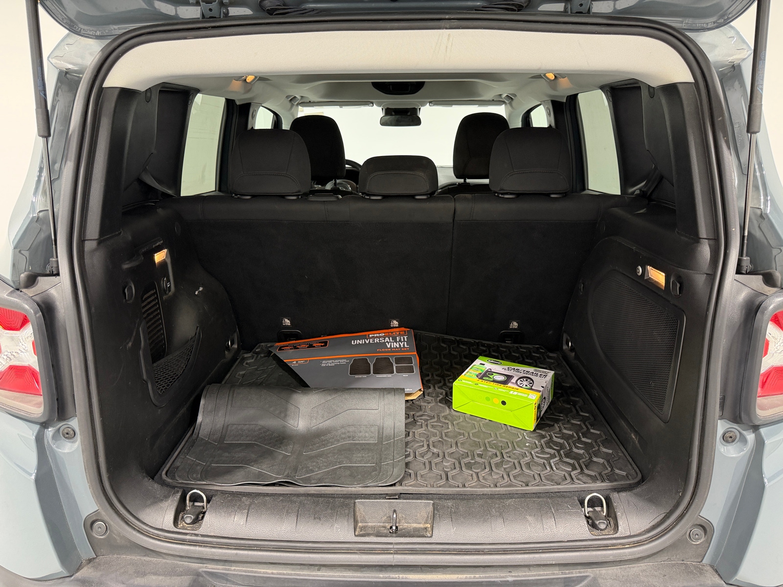 Thumbnail: 2016 Jeep Renegade - 7