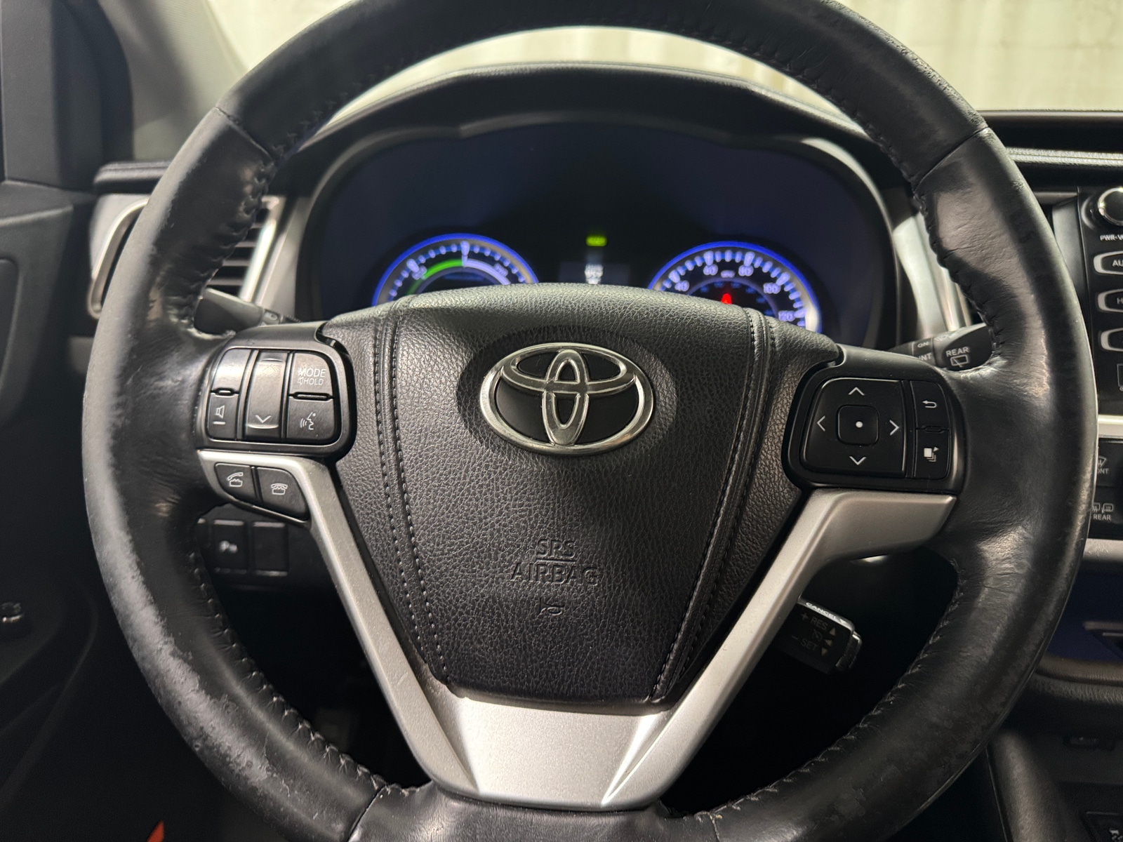 Thumbnail: 2014 Toyota Highlander - 5