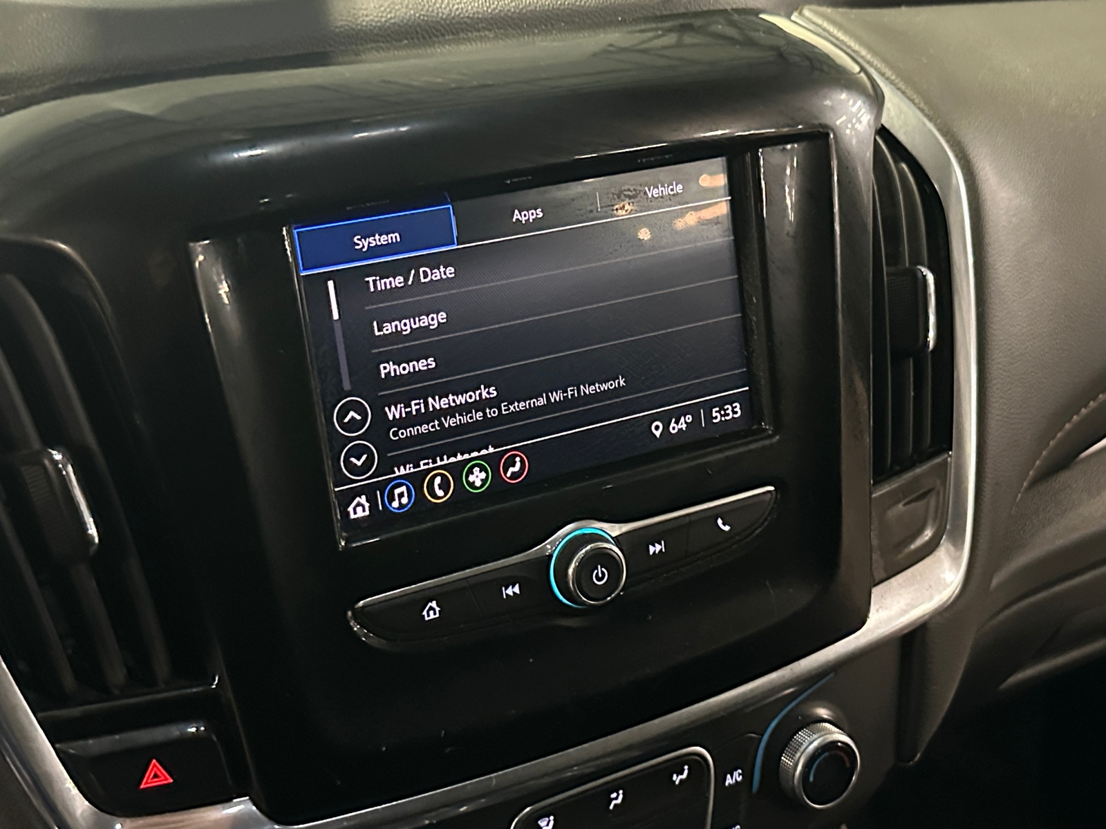 Thumbnail: 2020 Chevrolet Traverse - 4