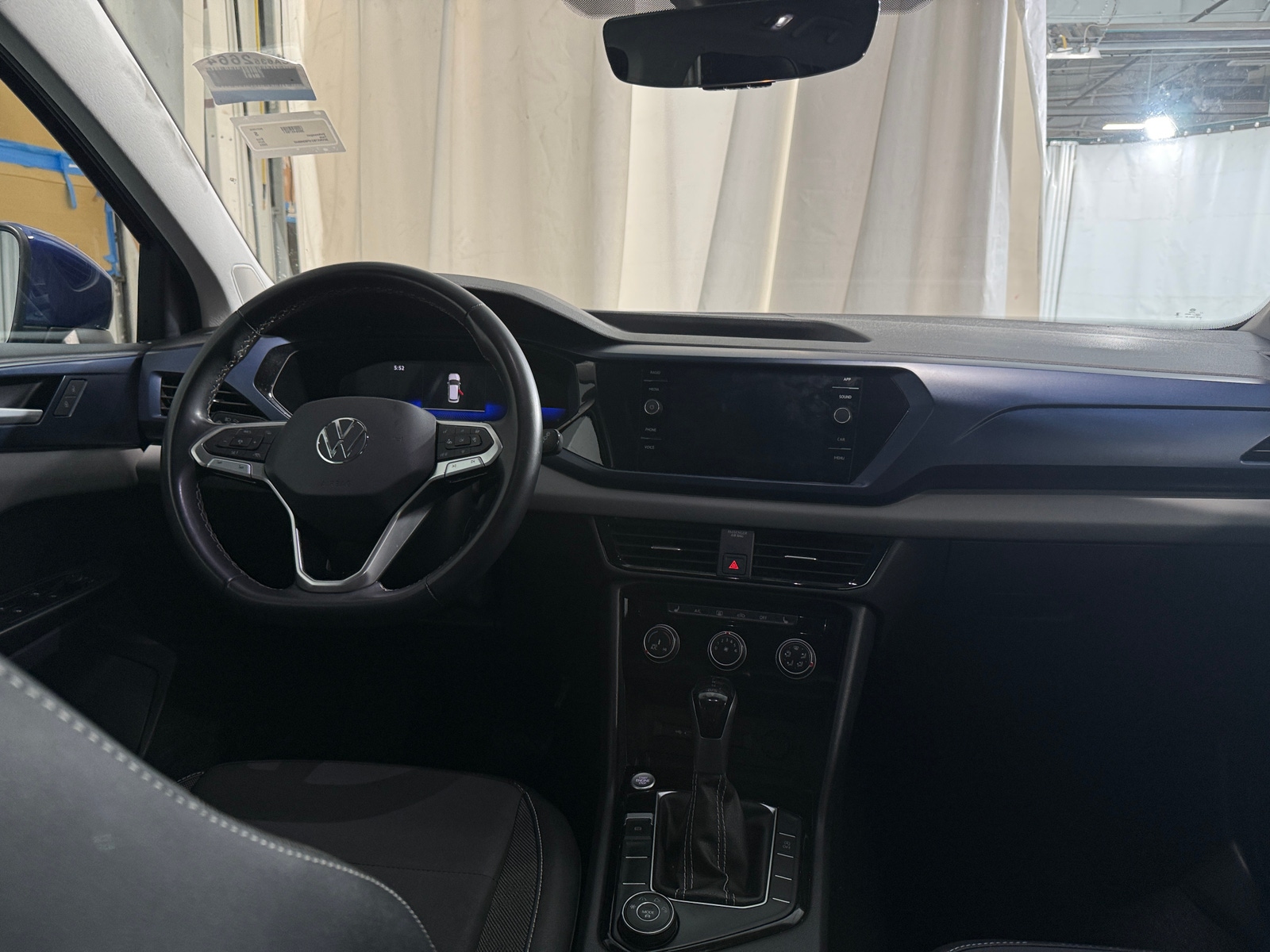 Thumbnail: 2023 Volkswagen Taos - 3