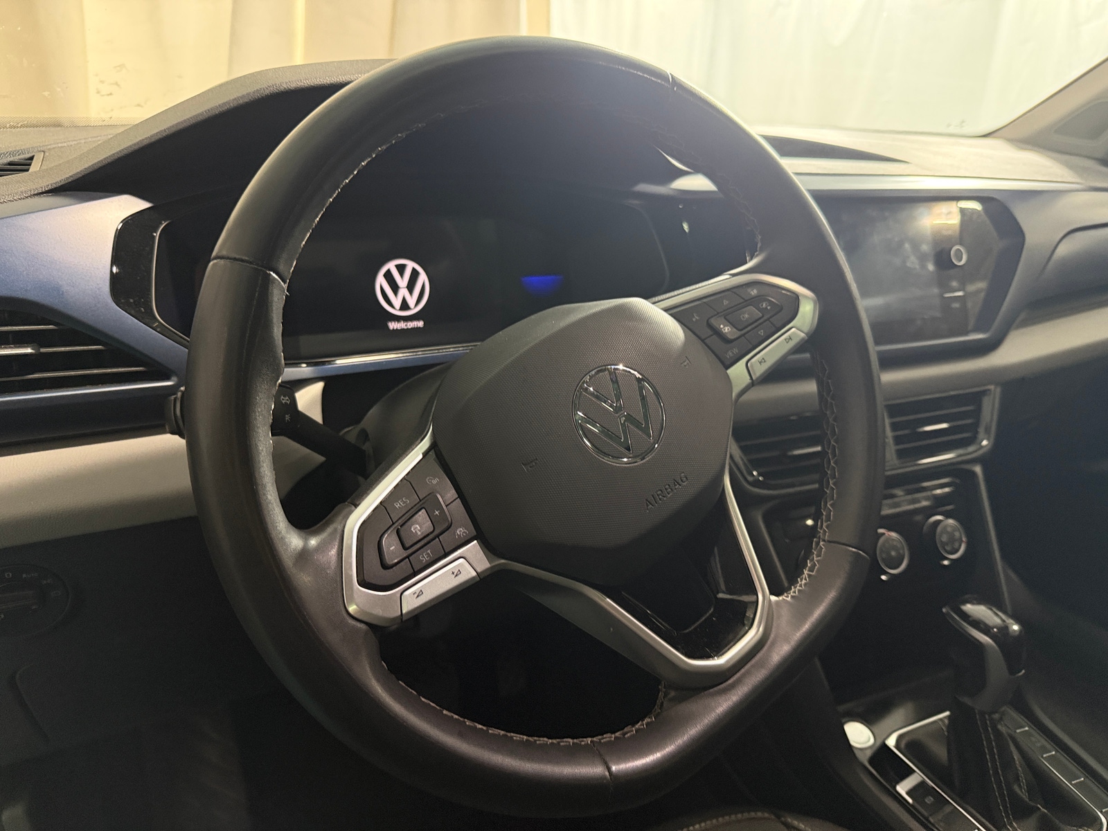 Thumbnail: 2023 Volkswagen Taos - 5