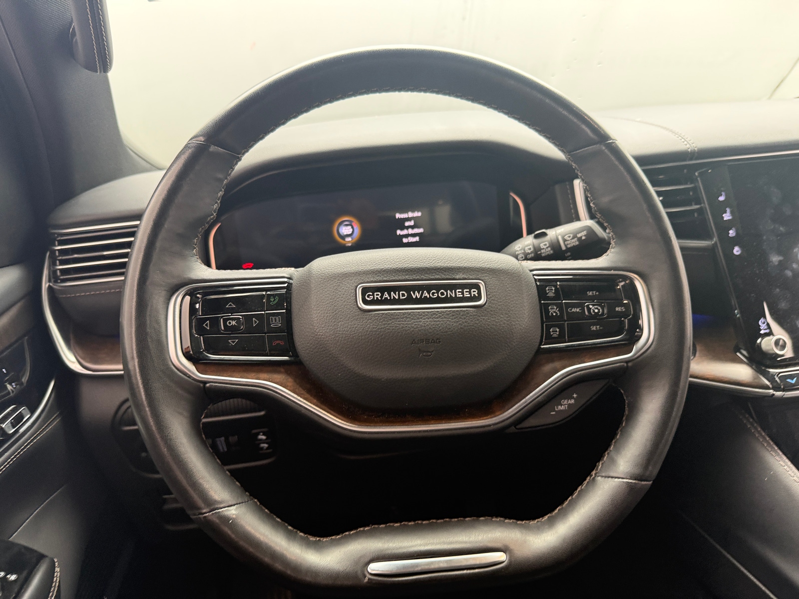 Thumbnail: 2024 Jeep Grand Wagoneer L - 4