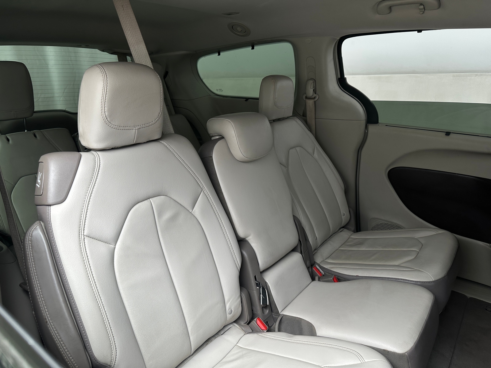 Thumbnail: 2017 Chrysler Pacifica - 5