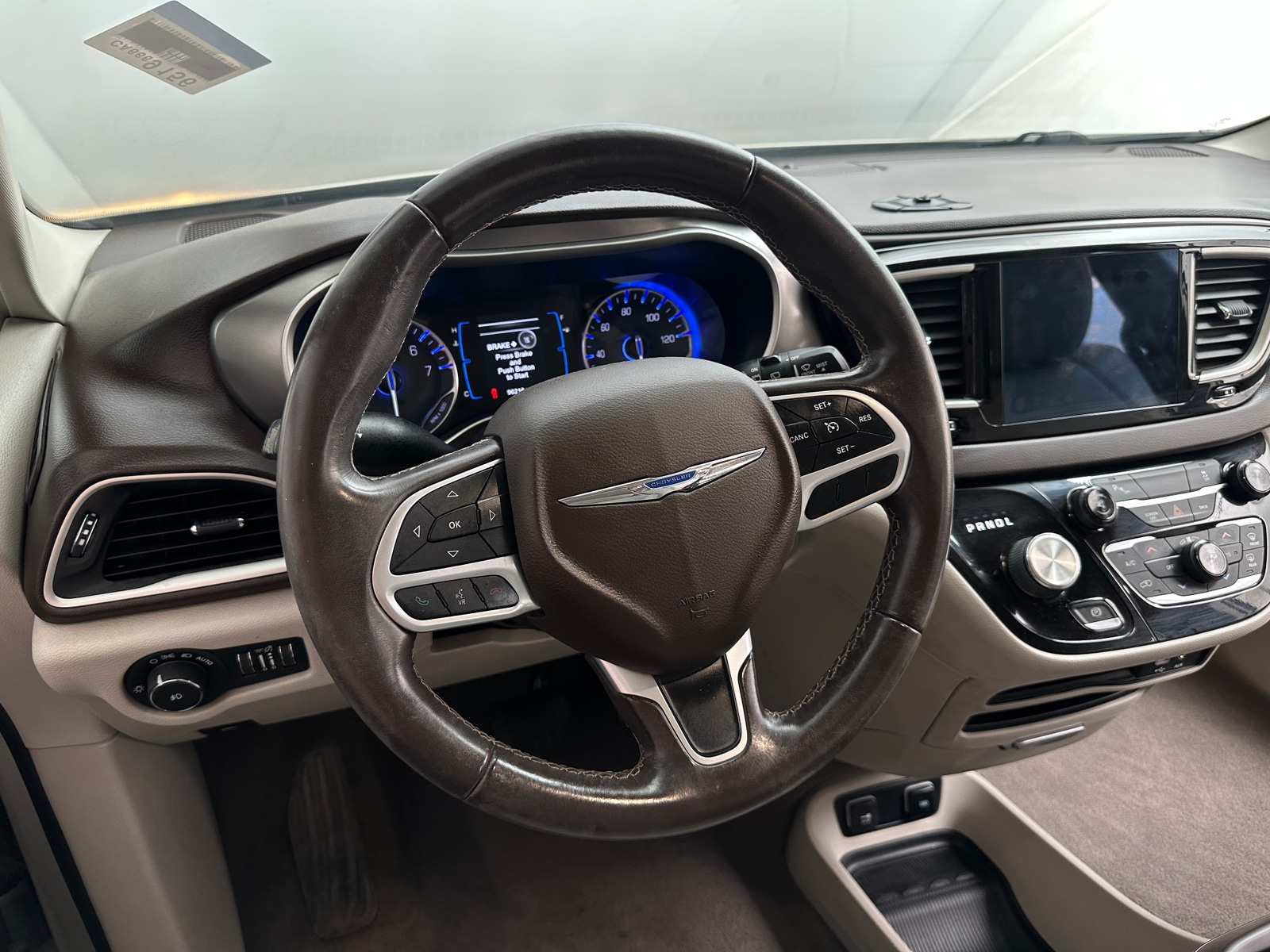 Thumbnail: 2017 Chrysler Pacifica - 4