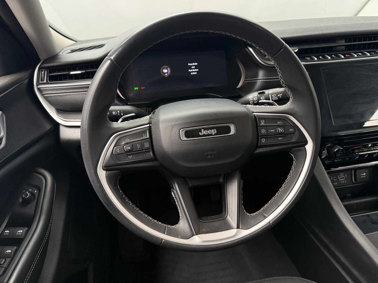 Thumbnail: 2023 Jeep Grand Cherokee L - 5