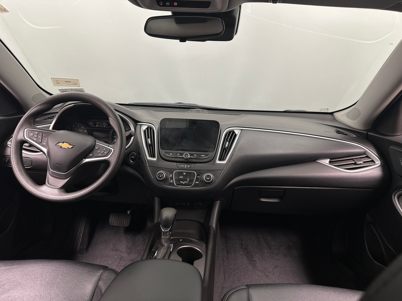 Thumbnail: 2023 Chevrolet Malibu - 3