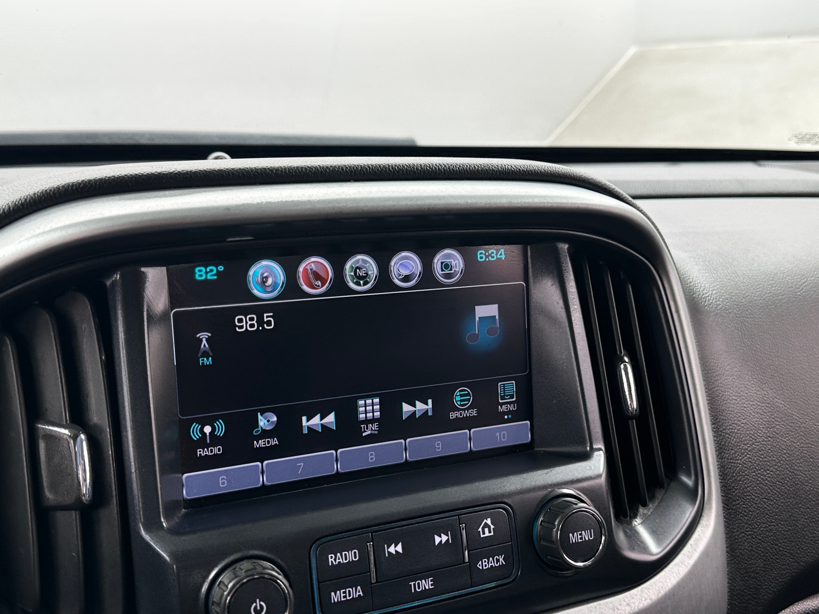 Thumbnail: 2018 Chevrolet Colorado - 3