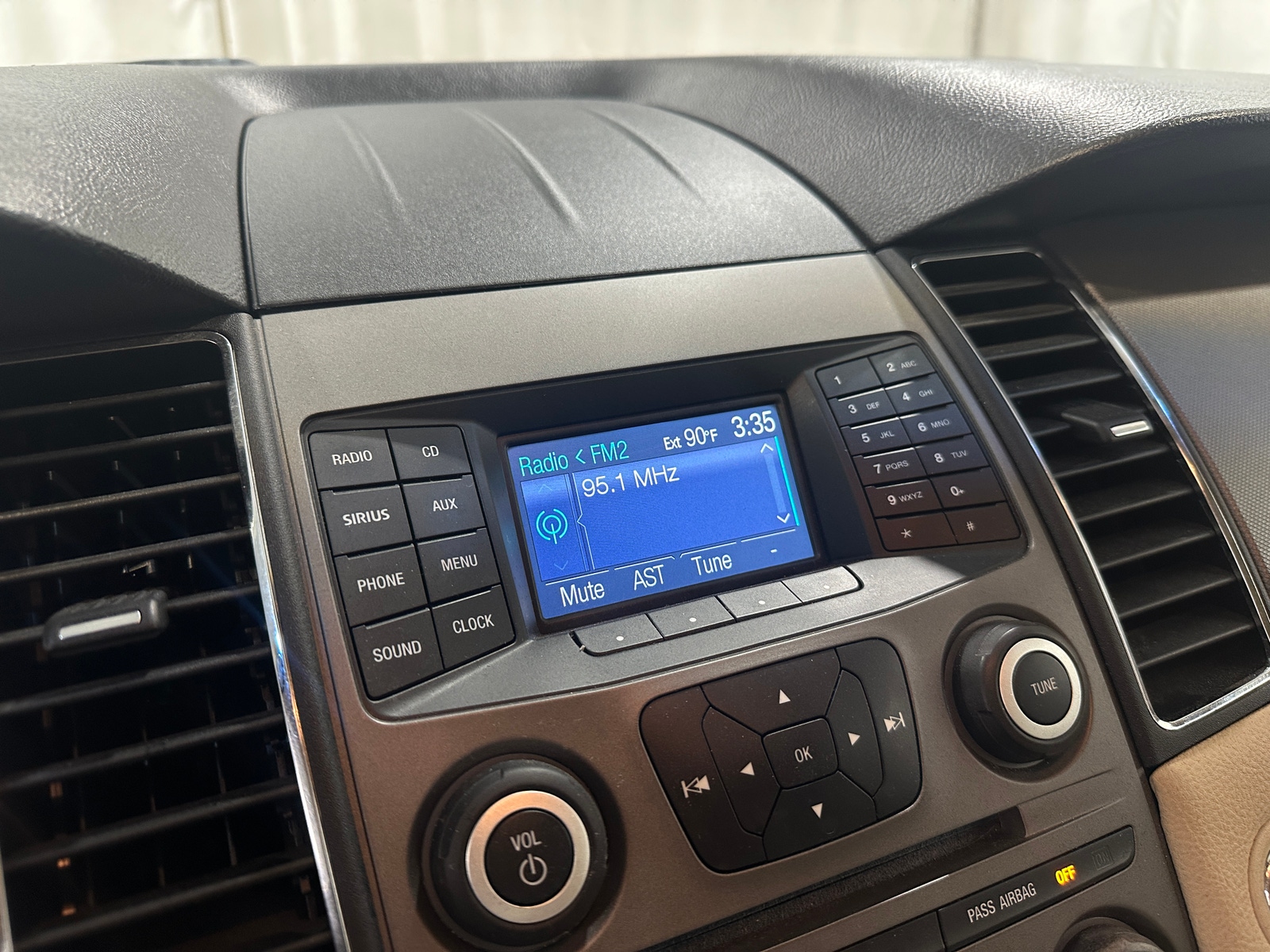 Thumbnail: 2013 Ford Taurus - 4