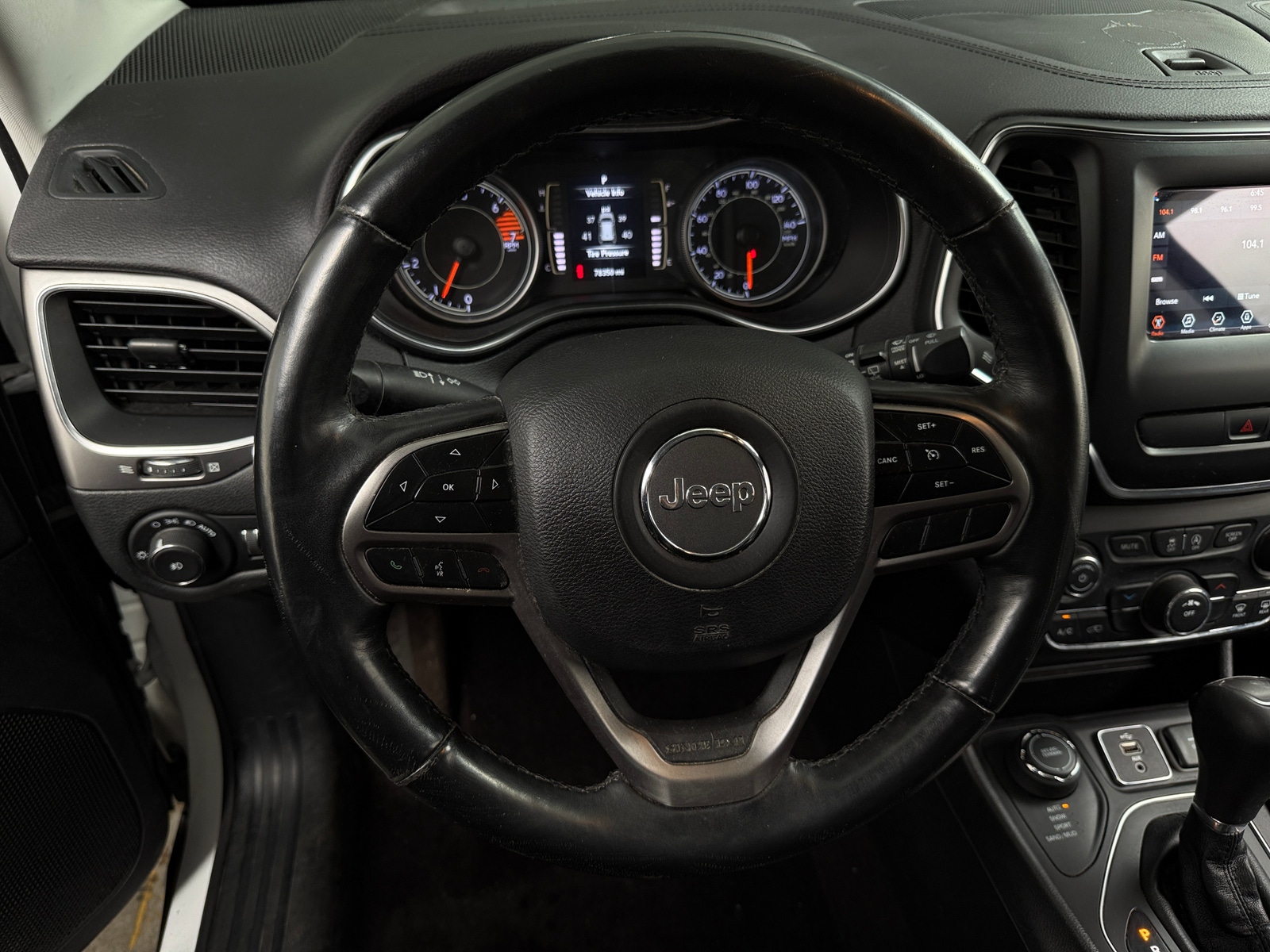 Thumbnail: 2019 Jeep Cherokee - 5