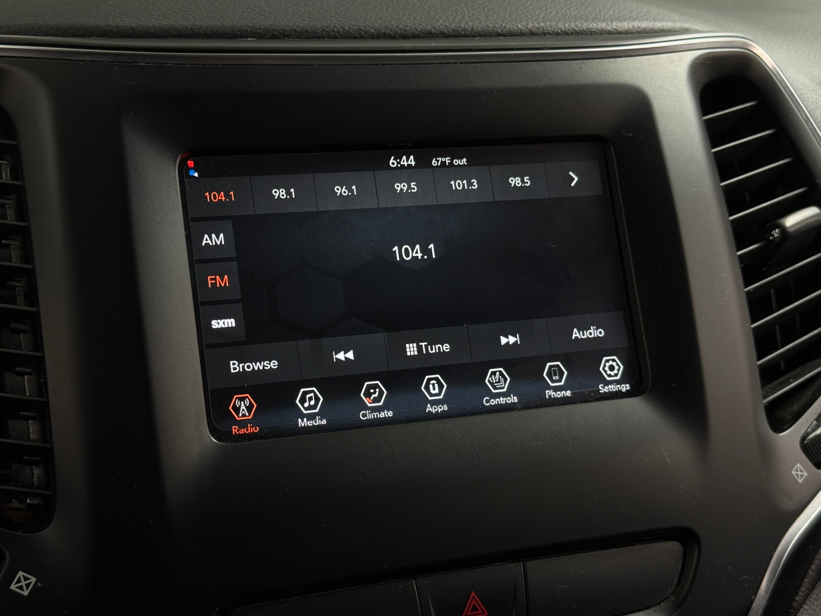 Thumbnail: 2019 Jeep Cherokee - 4