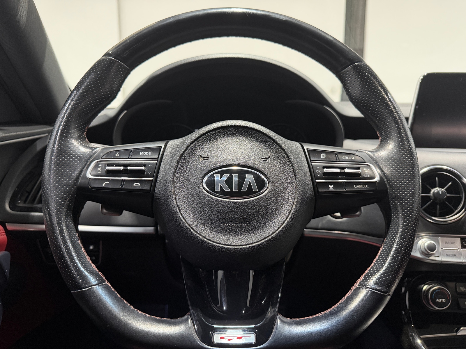 Thumbnail: 2020 Kia Stinger - 4