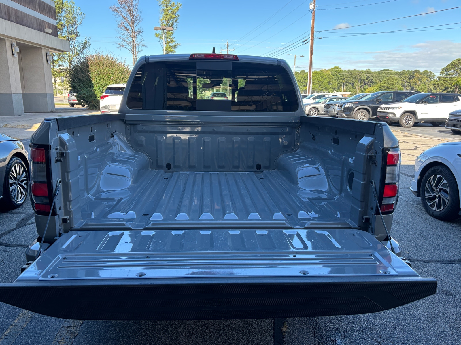 Thumbnail: 2026 Nissan Frontier - 6
