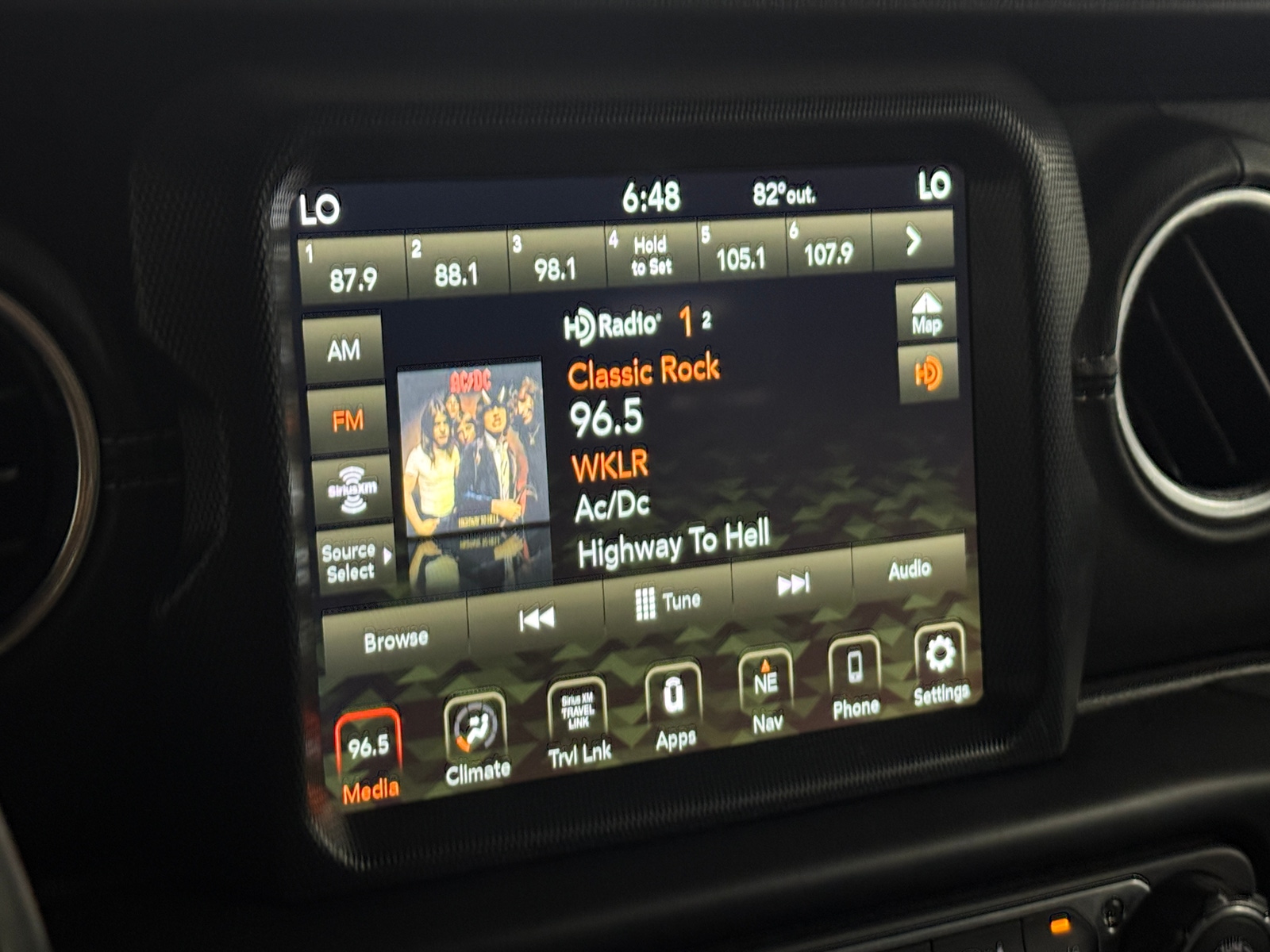 Thumbnail: 2021 Jeep Wrangler - 3