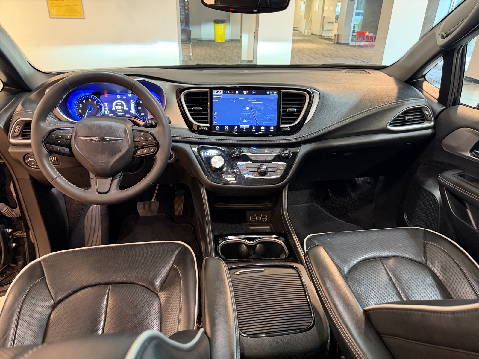 Thumbnail: 2025 Chrysler Pacifica - 3