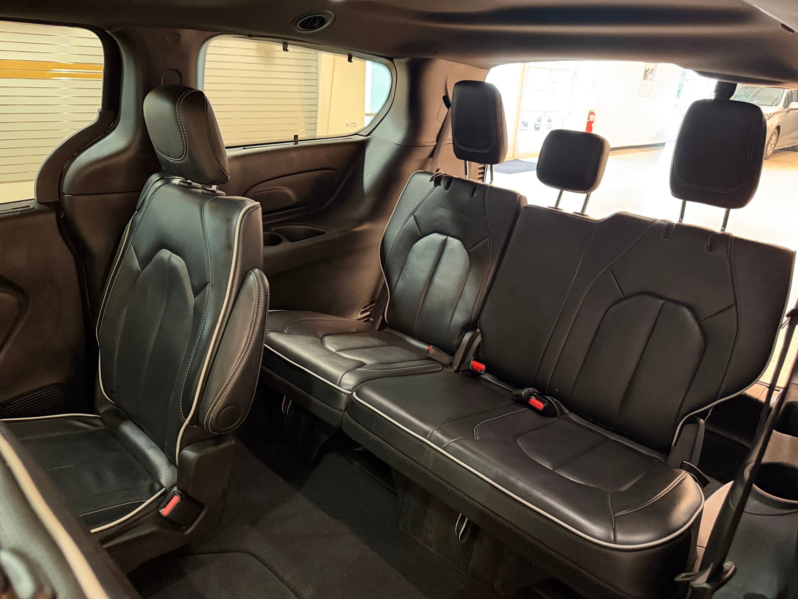 Thumbnail: 2025 Chrysler Pacifica - 6