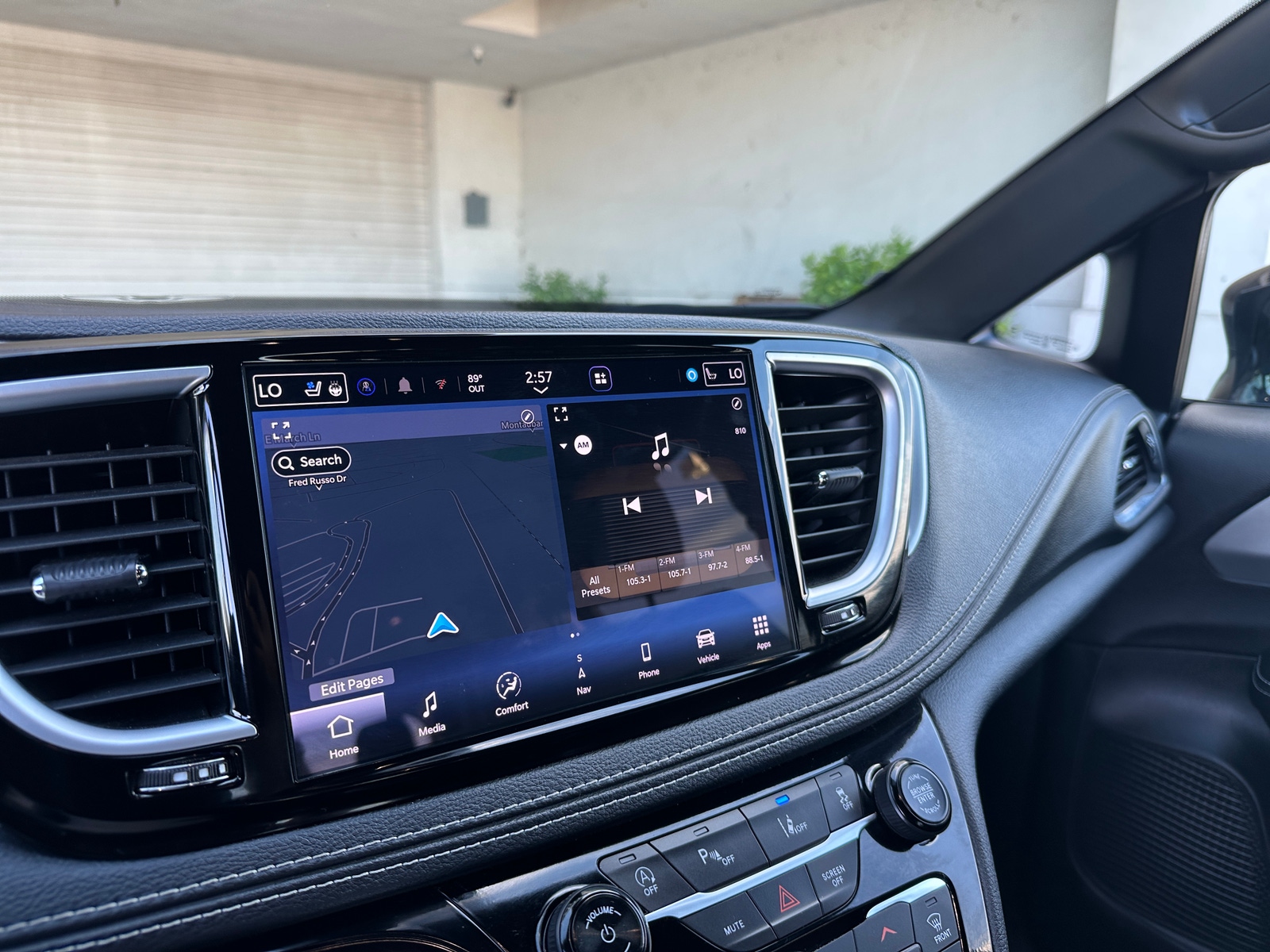 Thumbnail: 2025 Chrysler Pacifica - 4