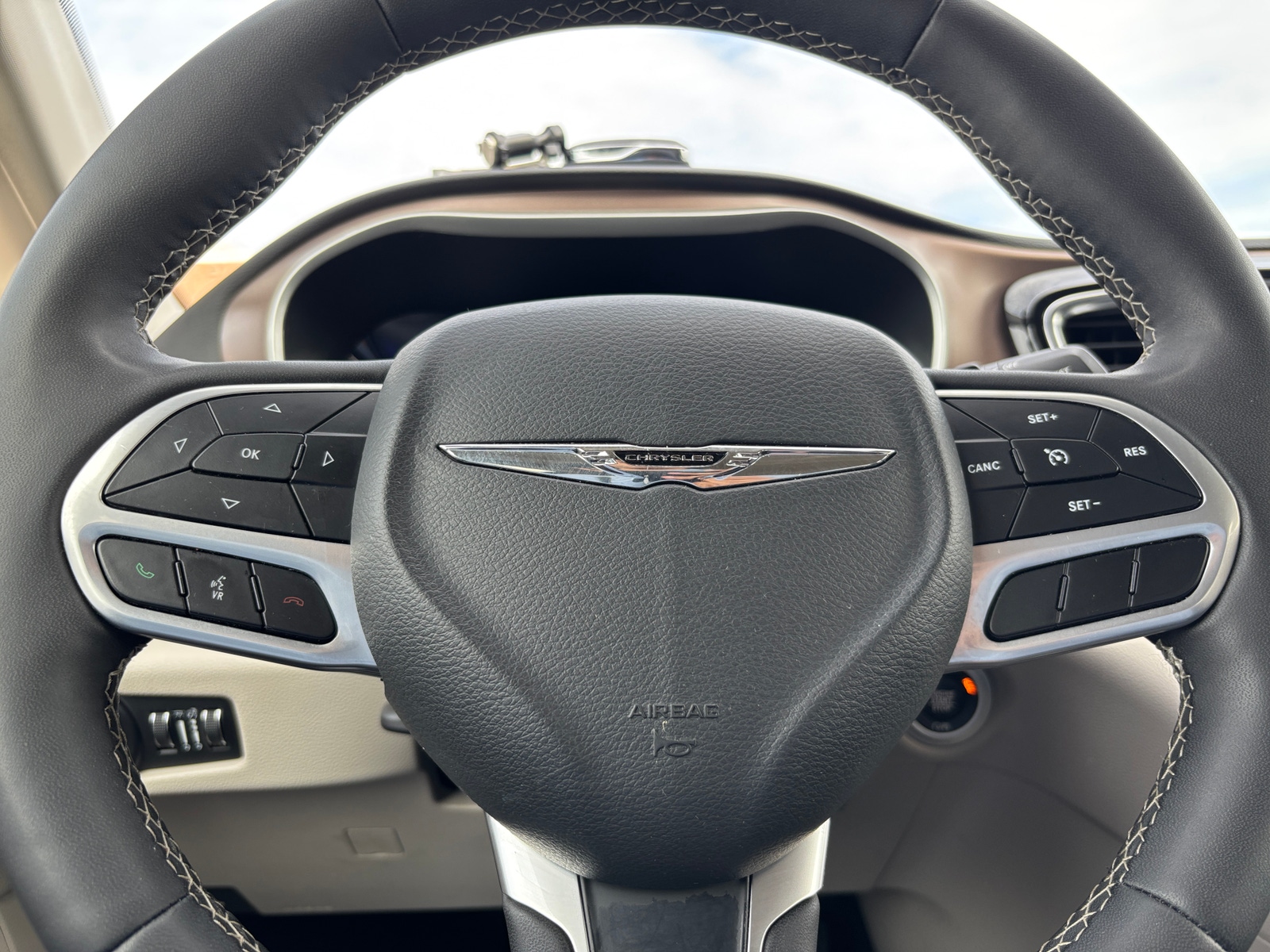Thumbnail: 2024 Chrysler Voyager - 5