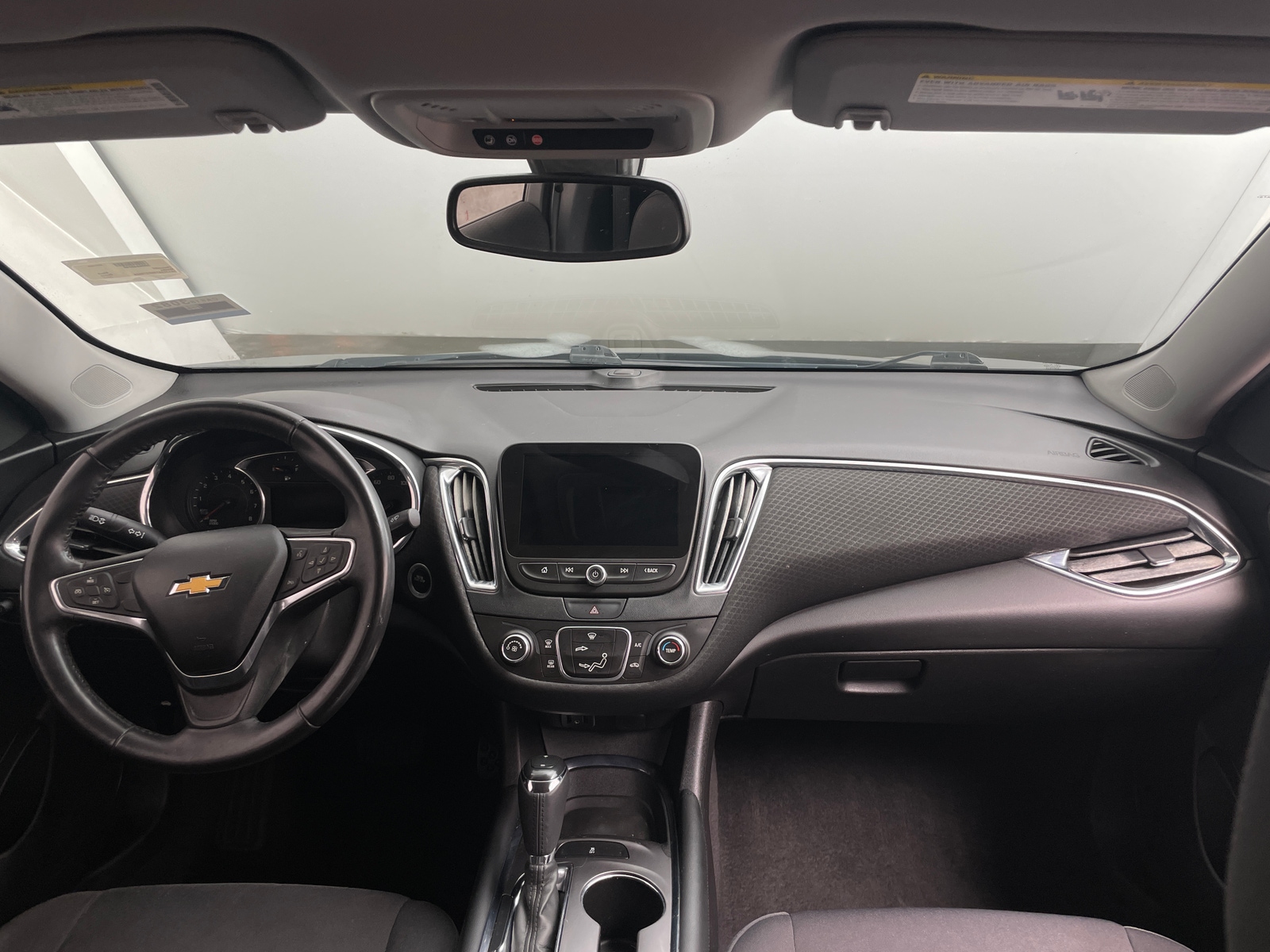 Thumbnail: 2017 Chevrolet Malibu - 3