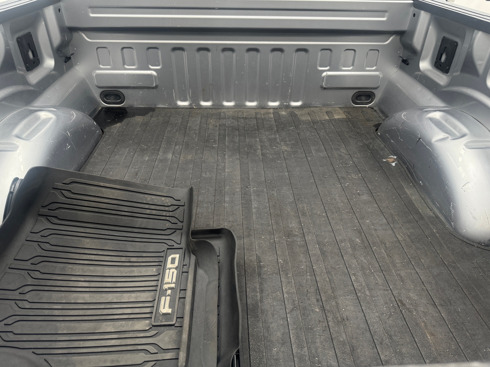 Thumbnail: 2022 Ford Econoline - 6