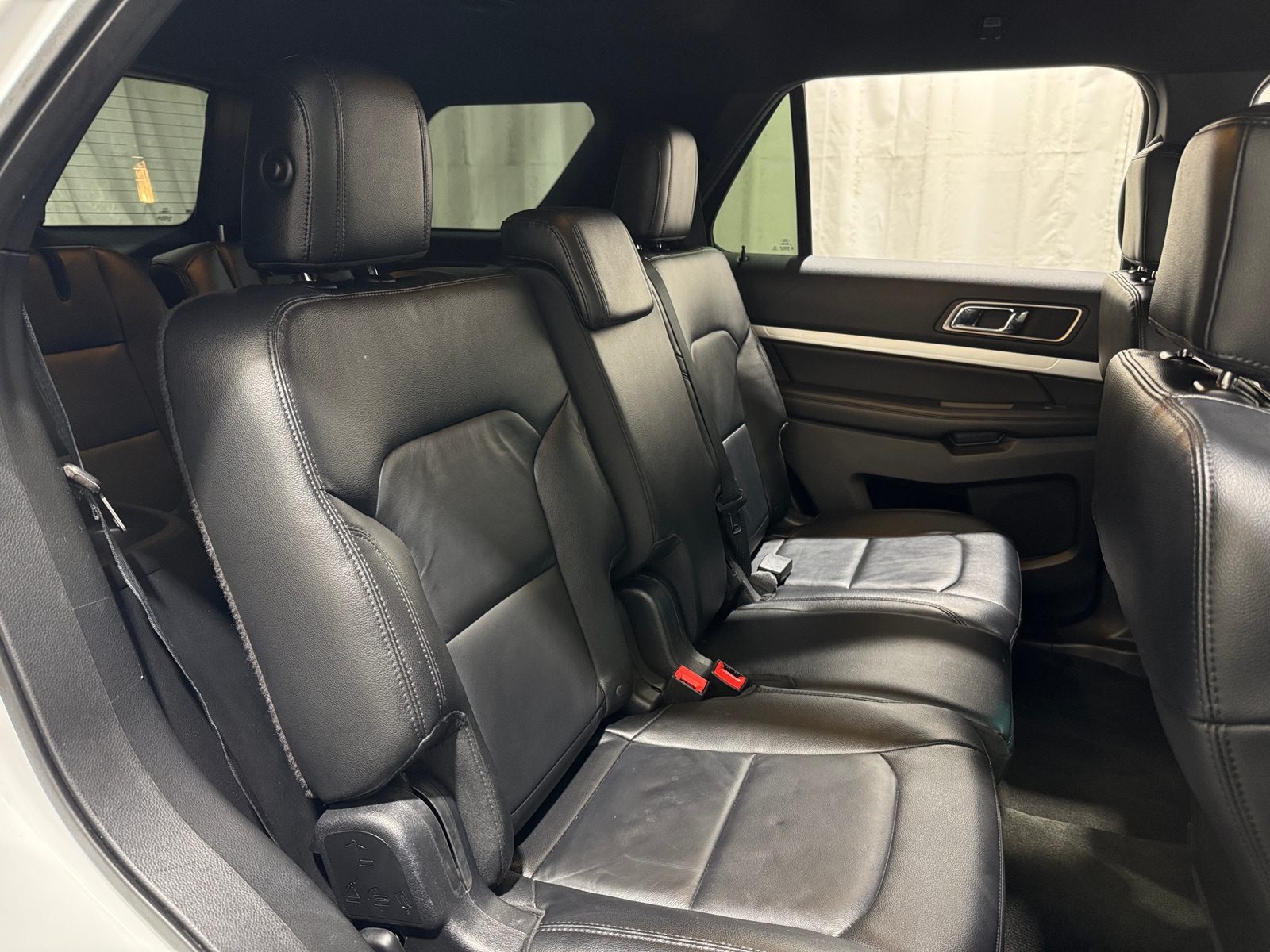 Thumbnail: 2016 Ford Explorer - 5