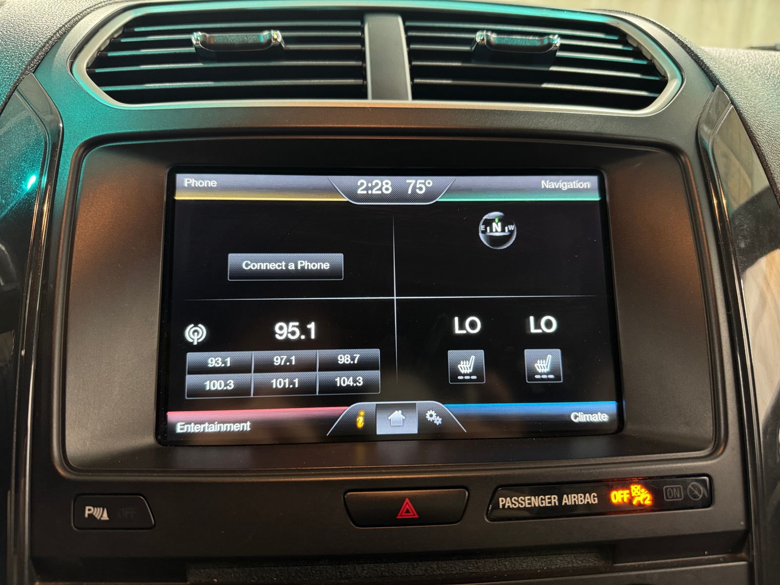 Thumbnail: 2016 Ford Explorer - 3