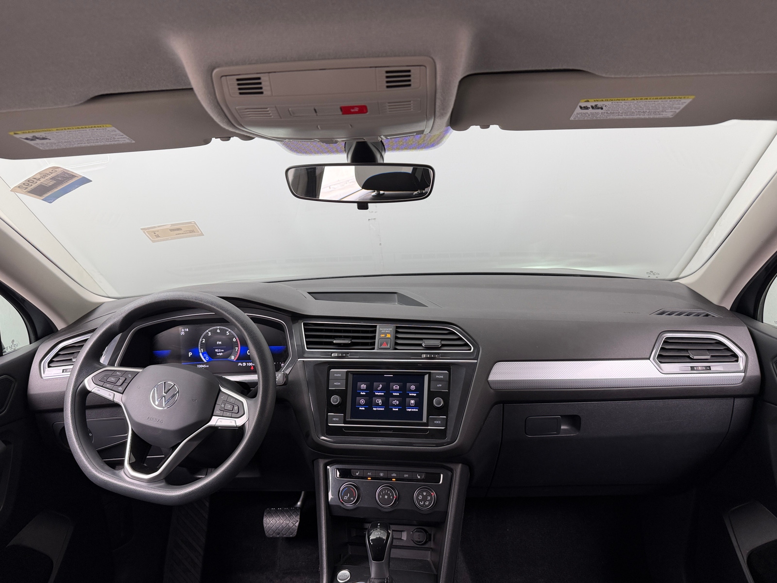 Thumbnail: 2023 Volkswagen Tiguan - 3