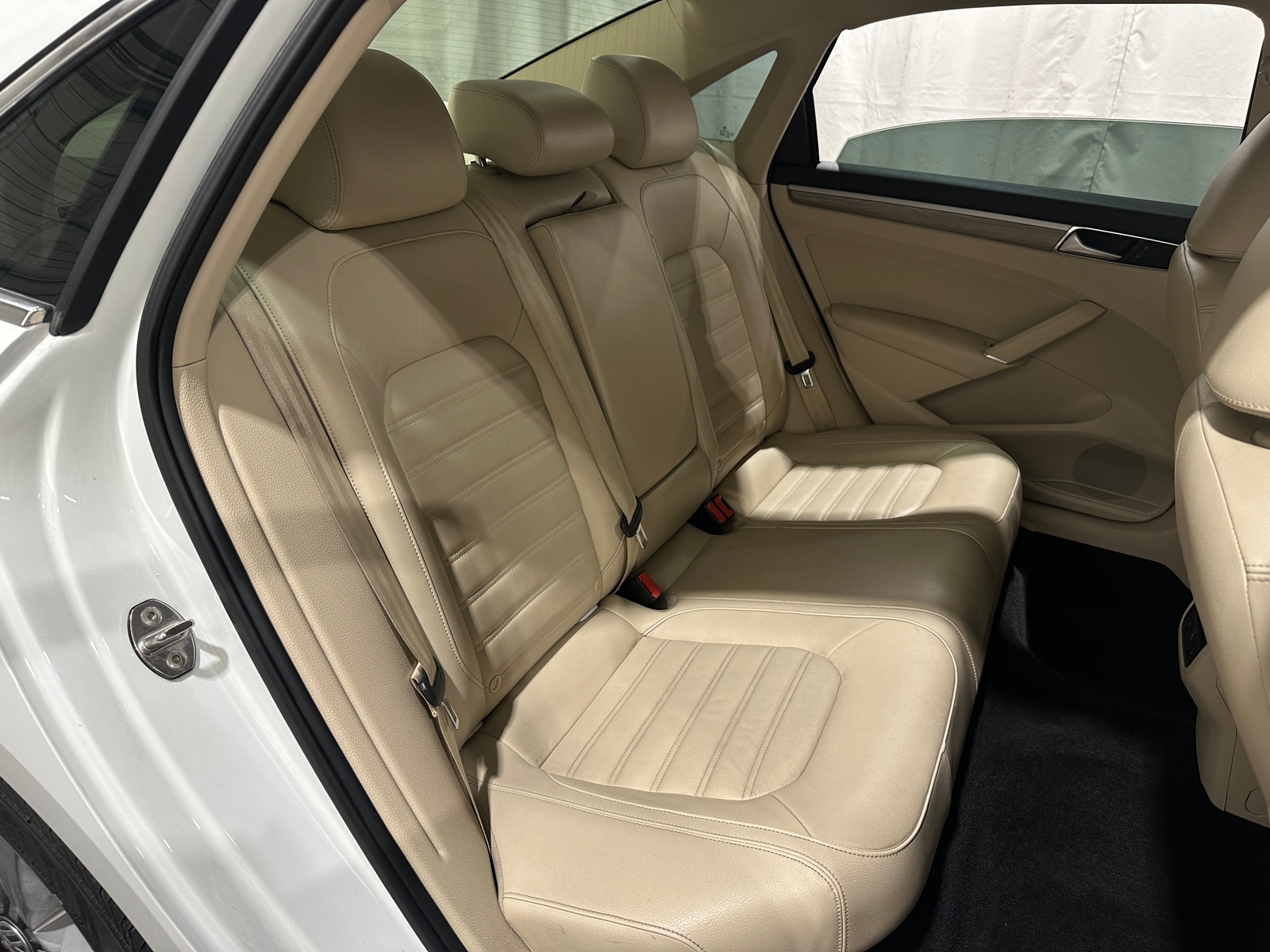 Thumbnail: 2016 Volkswagen Passat - 6