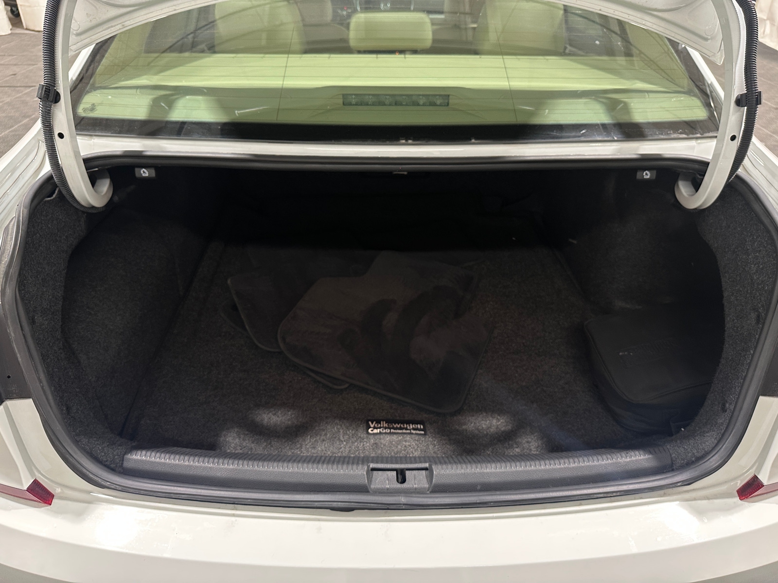 Thumbnail: 2016 Volkswagen Passat - 7