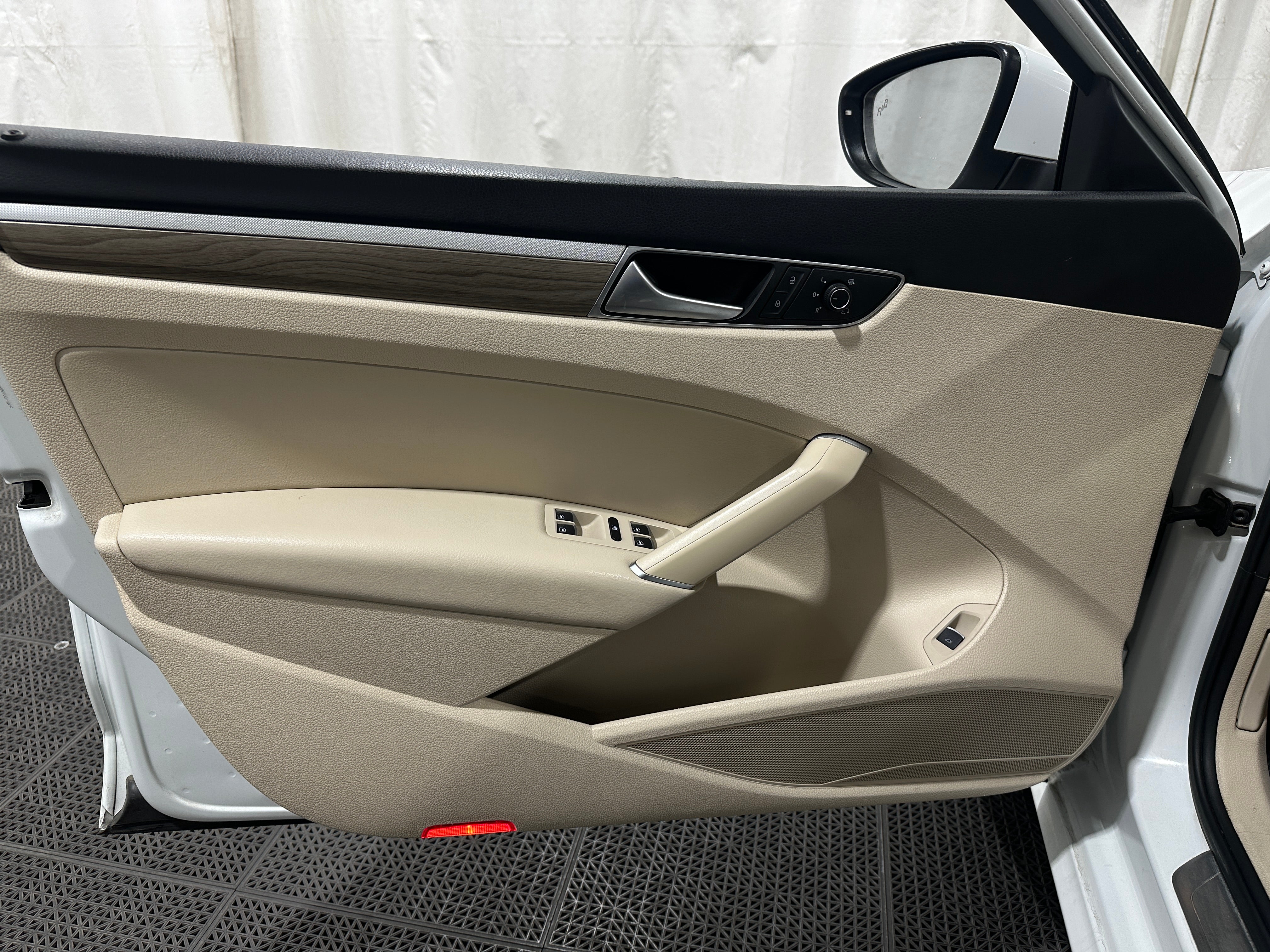 1VWCM7A39GC016027