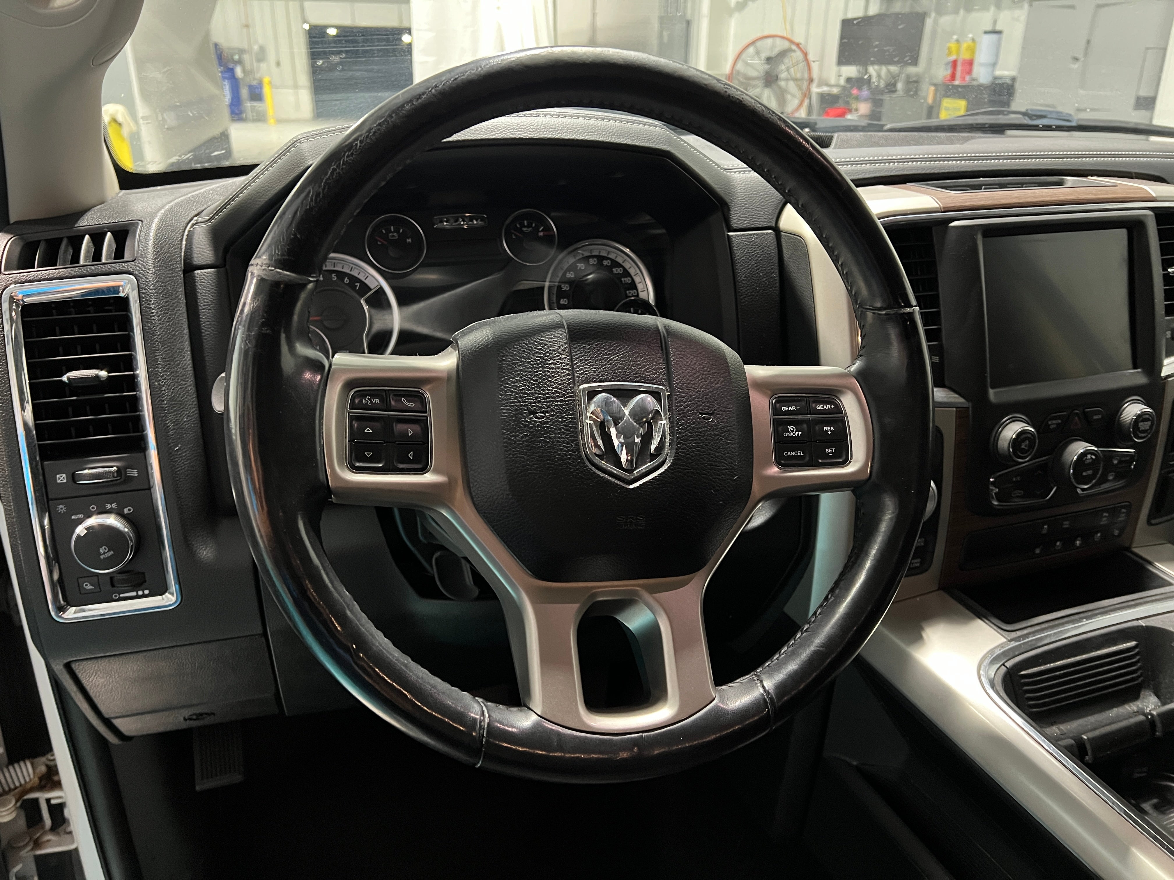 2017 RAM 1500 Pickup Laramie