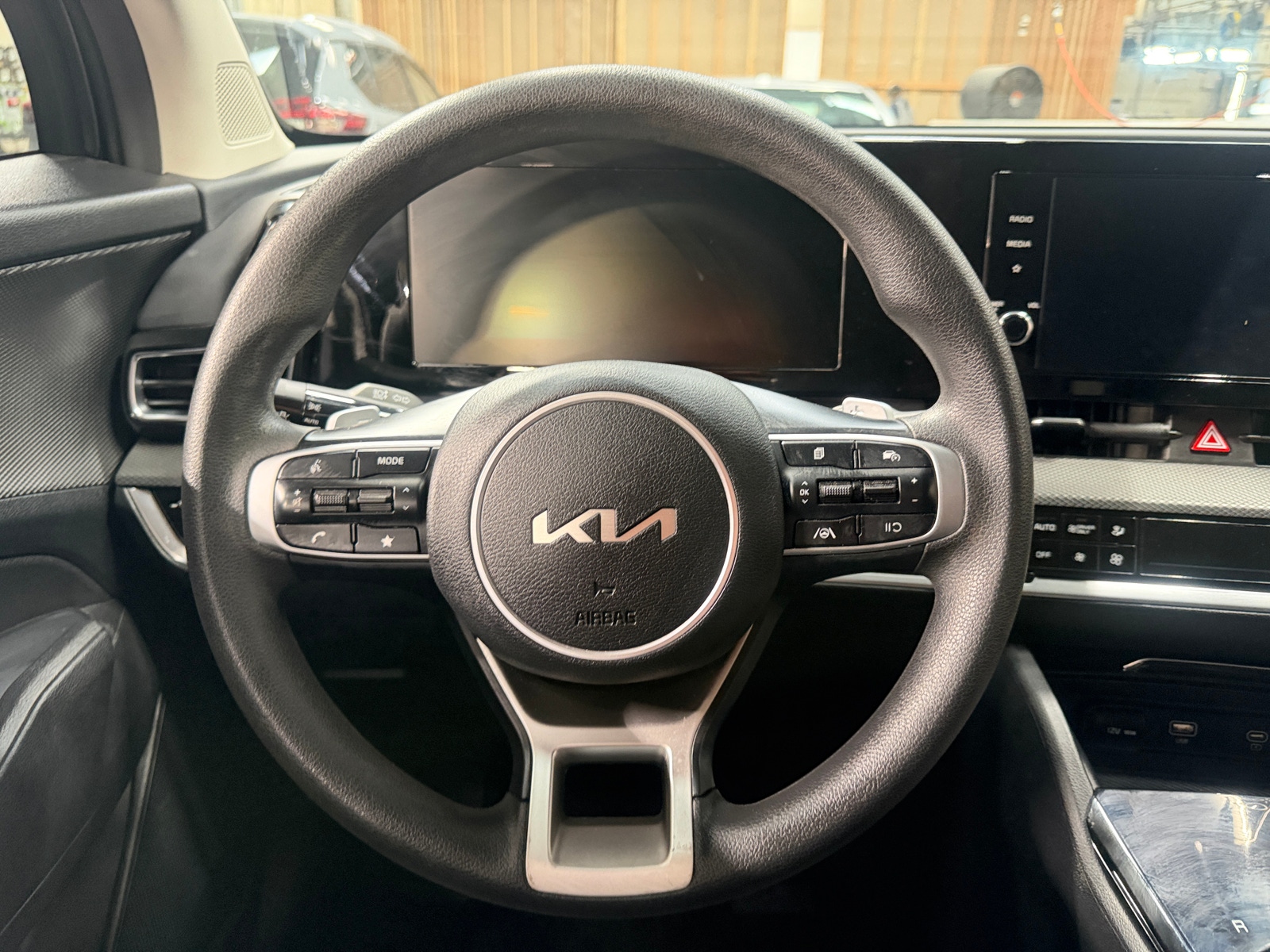 Thumbnail: 2023 Kia Sportage - 5