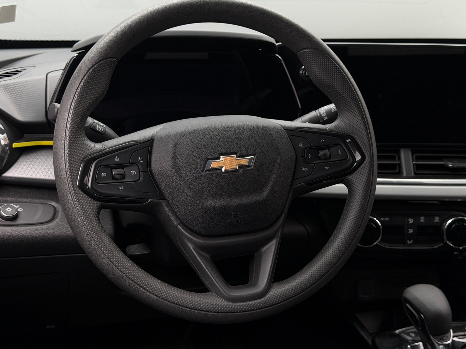 Thumbnail: 2026 Chevrolet Trax - 4