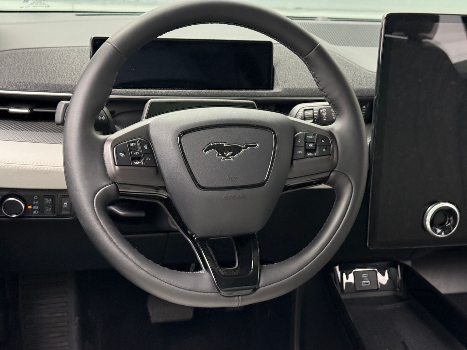 Thumbnail: 2022 Ford Mustang Mach-E - 4