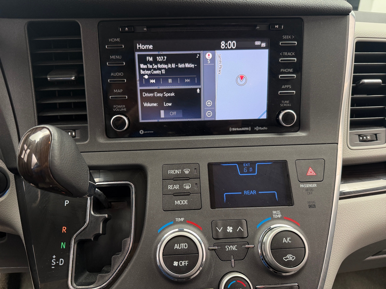 Thumbnail: 2019 Toyota Sienna - 3