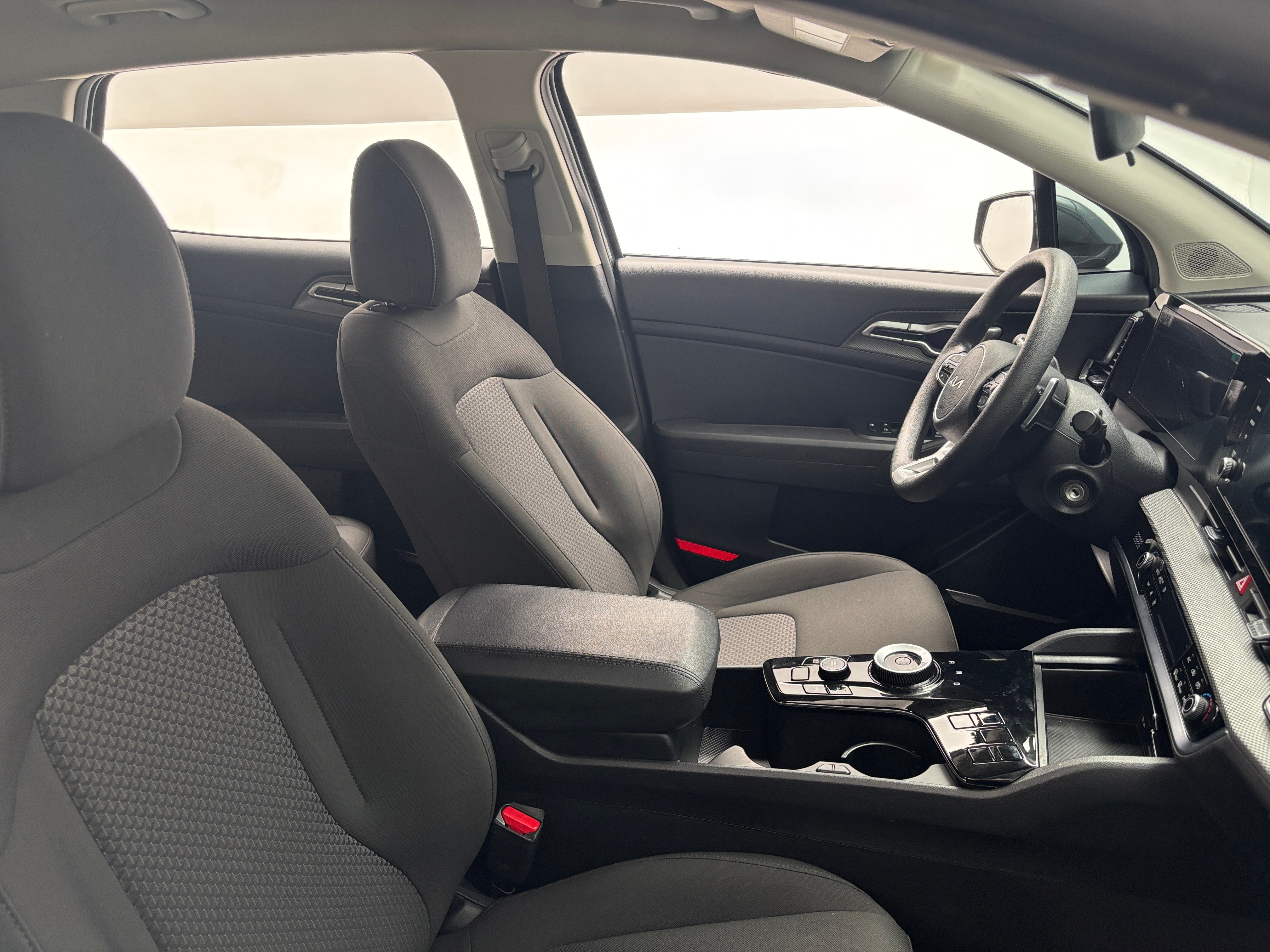 2025 Kia Sportage LX Hybrid