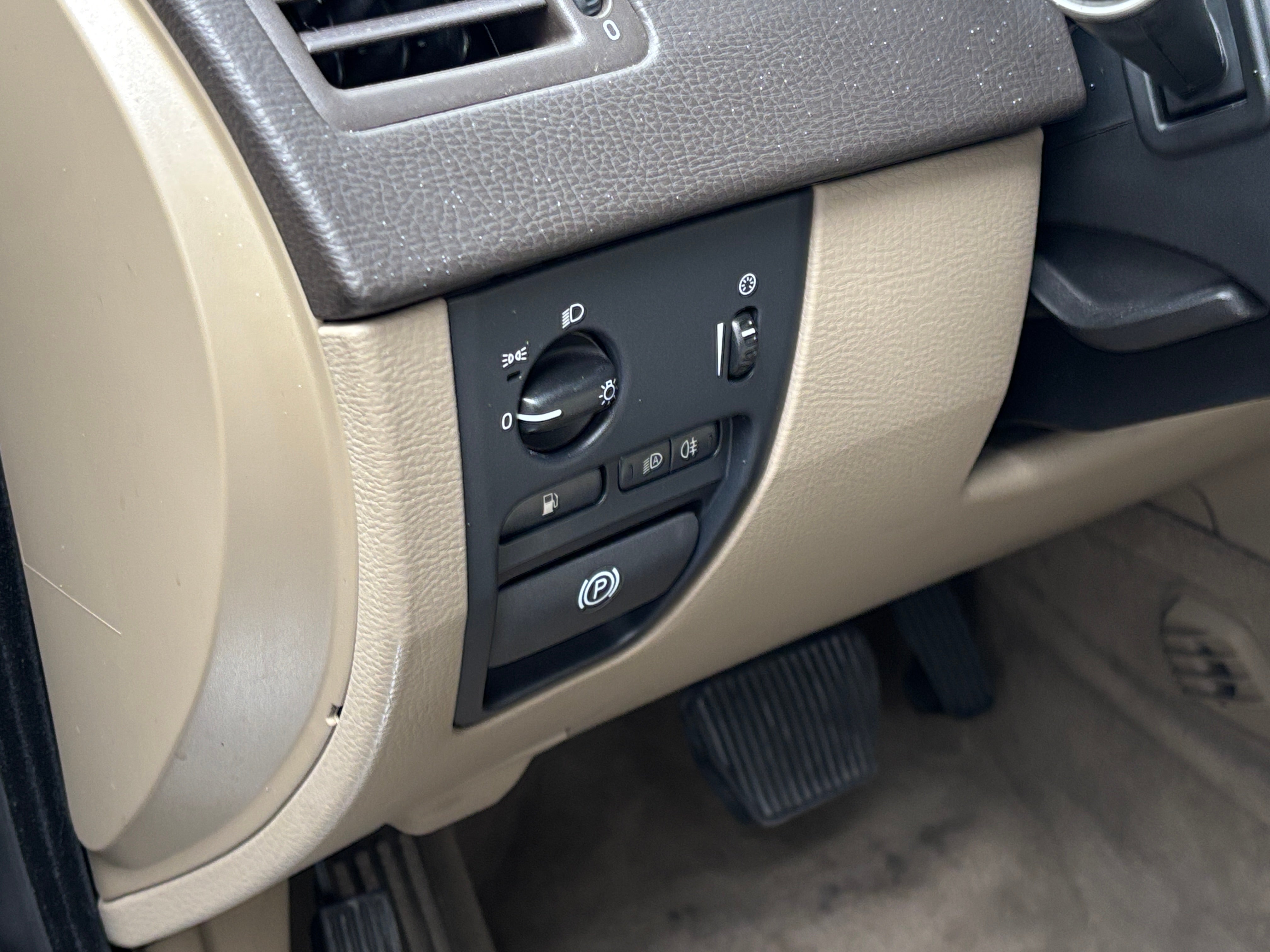 Used 2014 Volvo XC90 3.2 with VIN YV4952CY4E1691795 for sale in South Chesterfield, VA