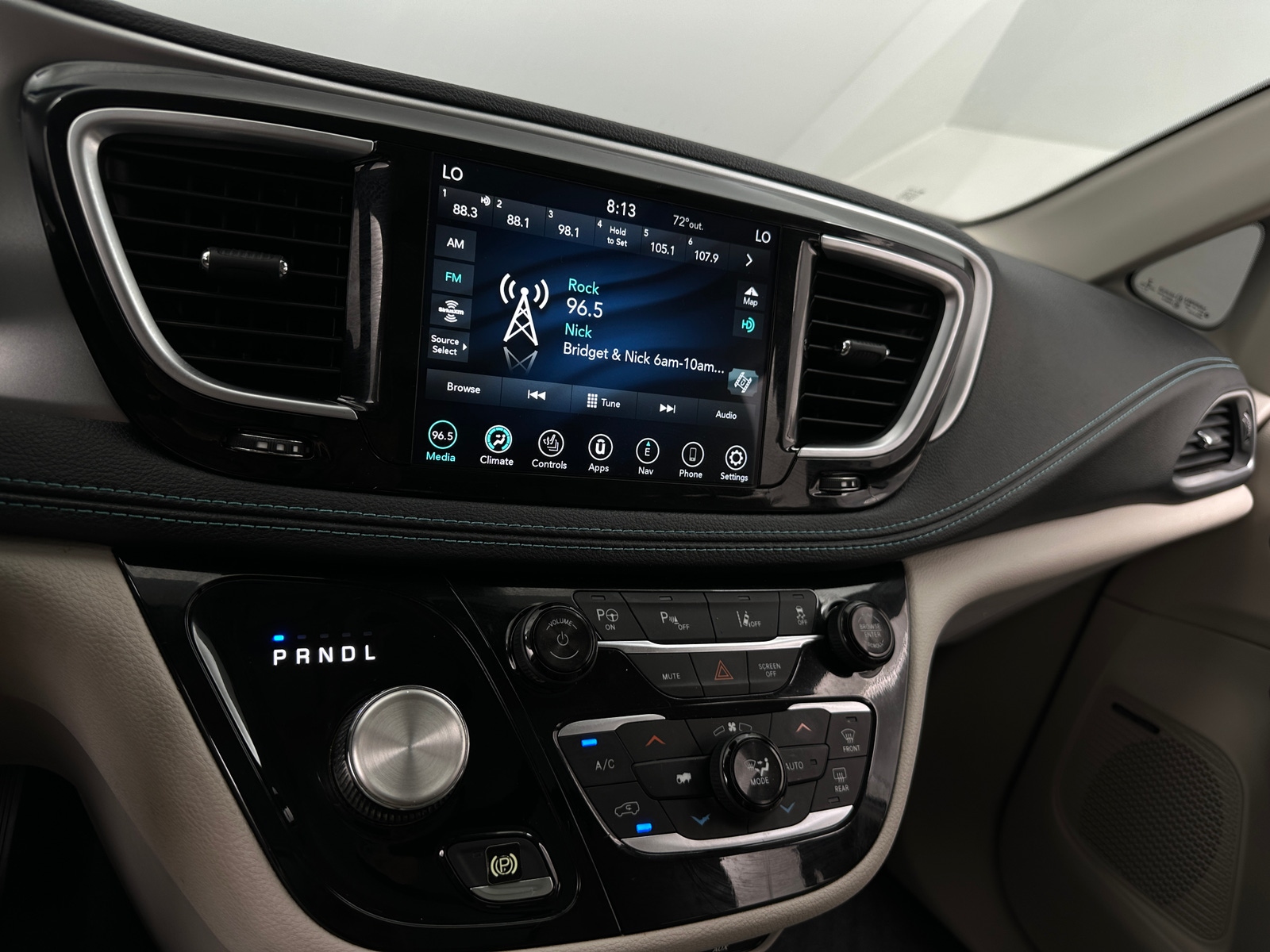 Thumbnail: 2019 Chrysler Pacifica - 3