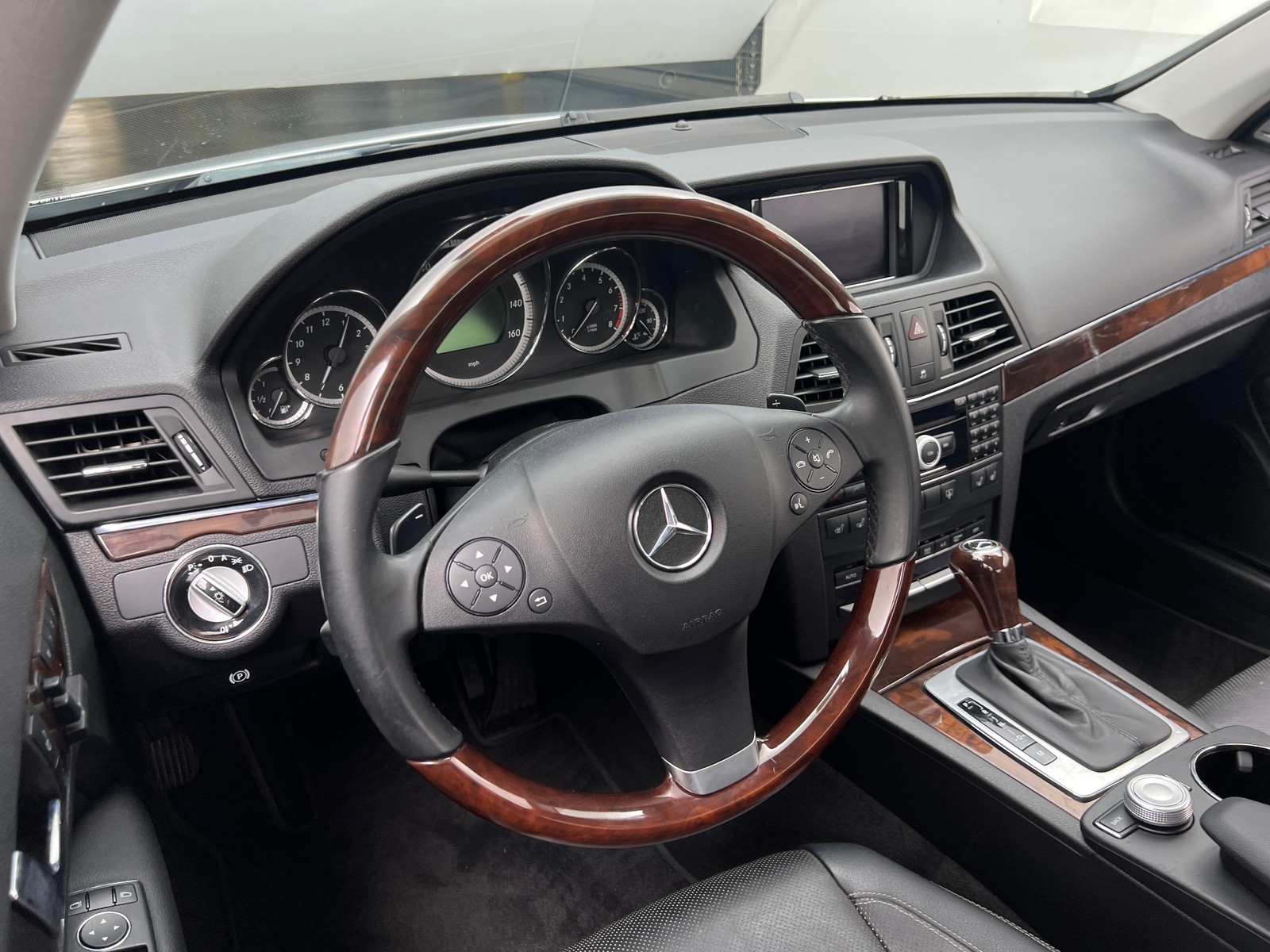 Thumbnail: 2010 Mercedes-Benz E-Class - 4