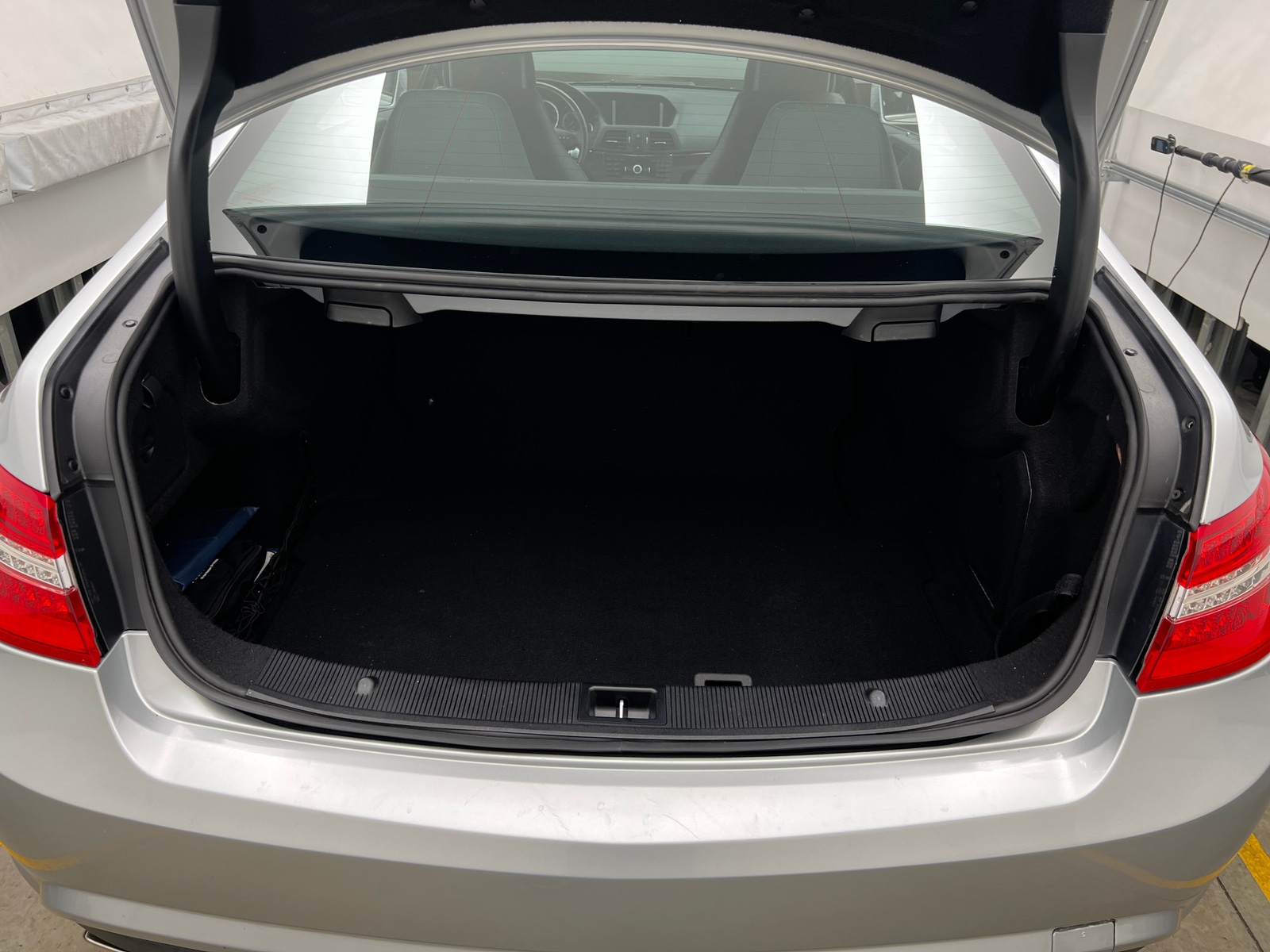Thumbnail: 2010 Mercedes-Benz E-Class - 6