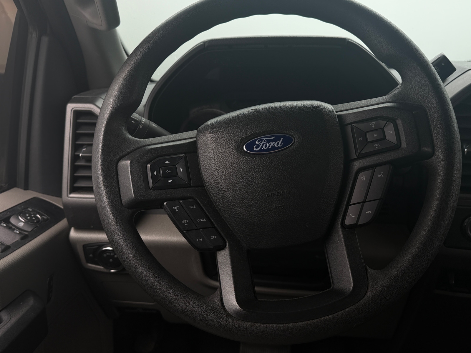 Thumbnail: 2022 Ford Econoline - 4