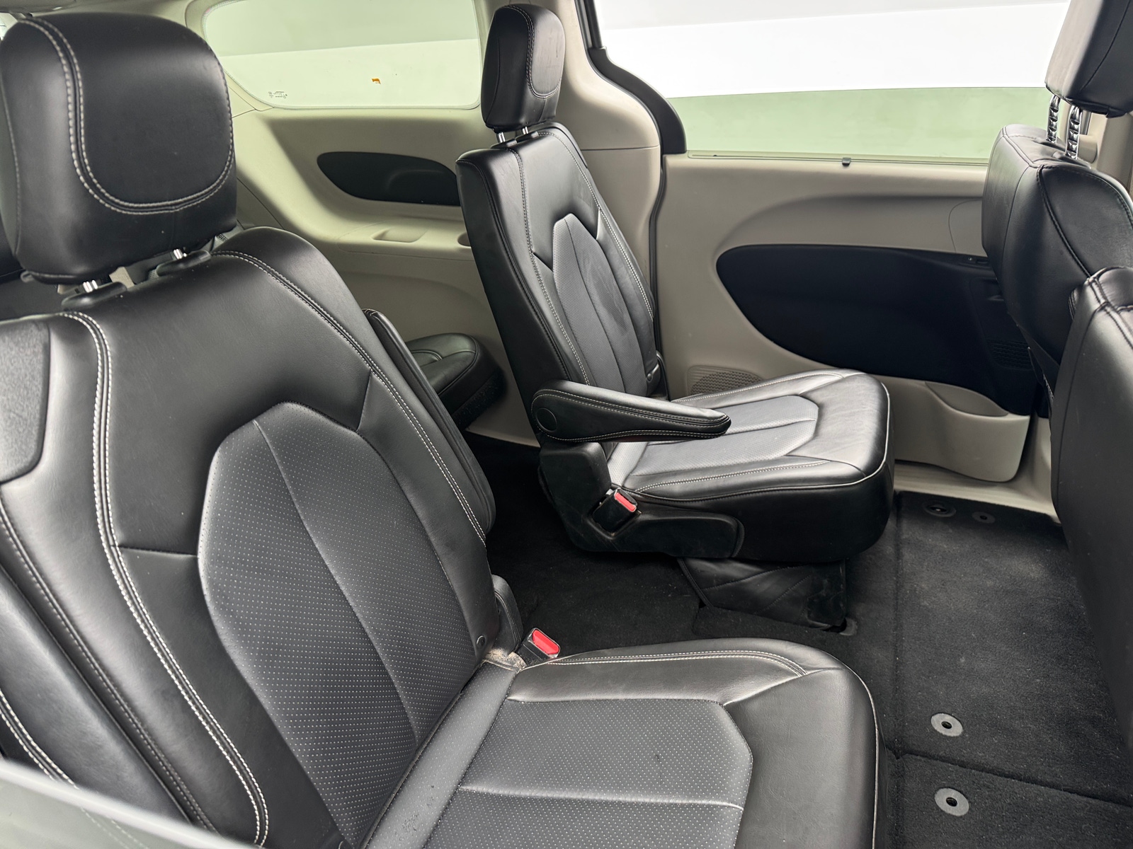 Thumbnail: 2023 Chrysler Pacifica - 5