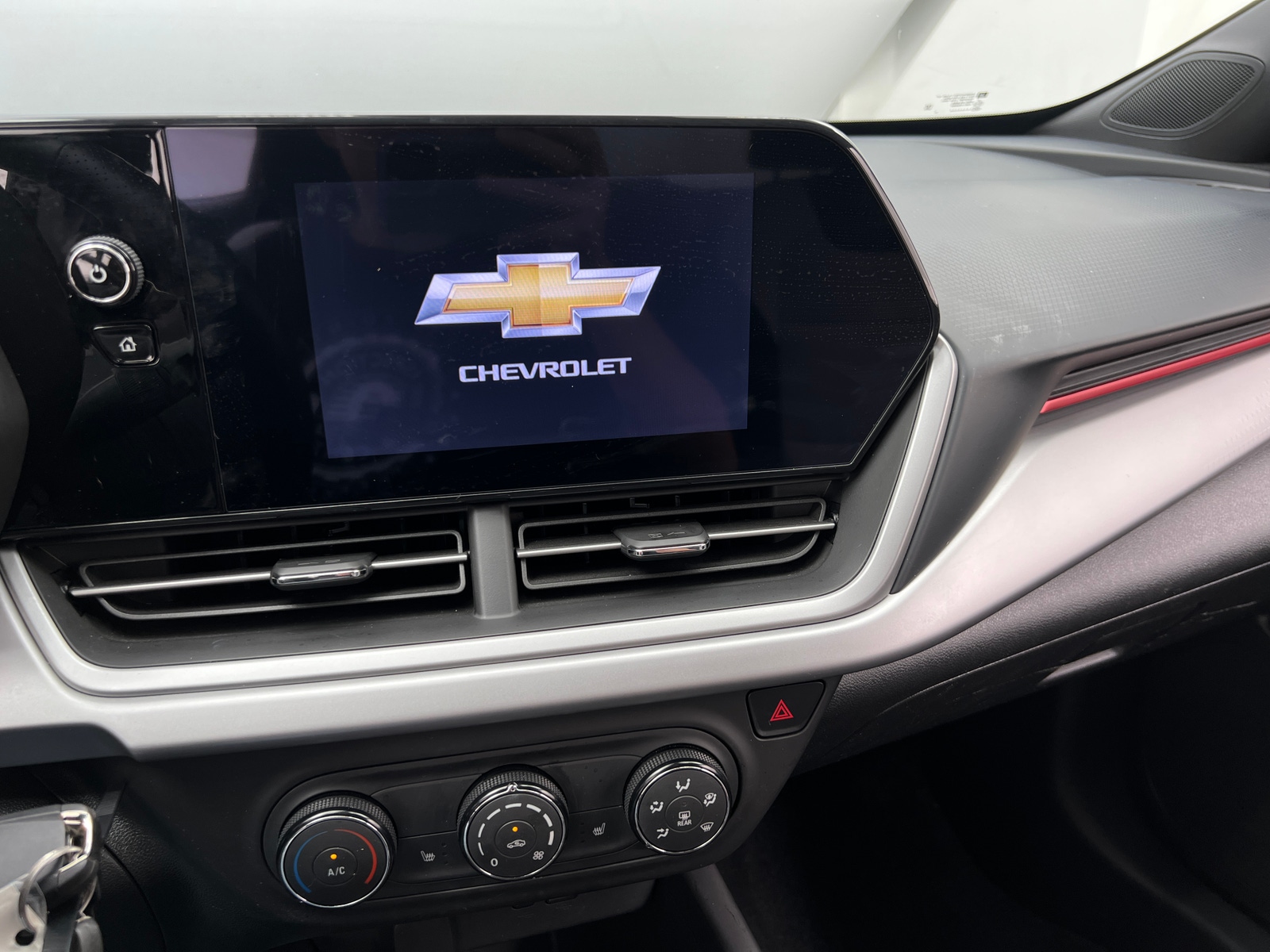 Thumbnail: 2024 Chevrolet Trax - 4