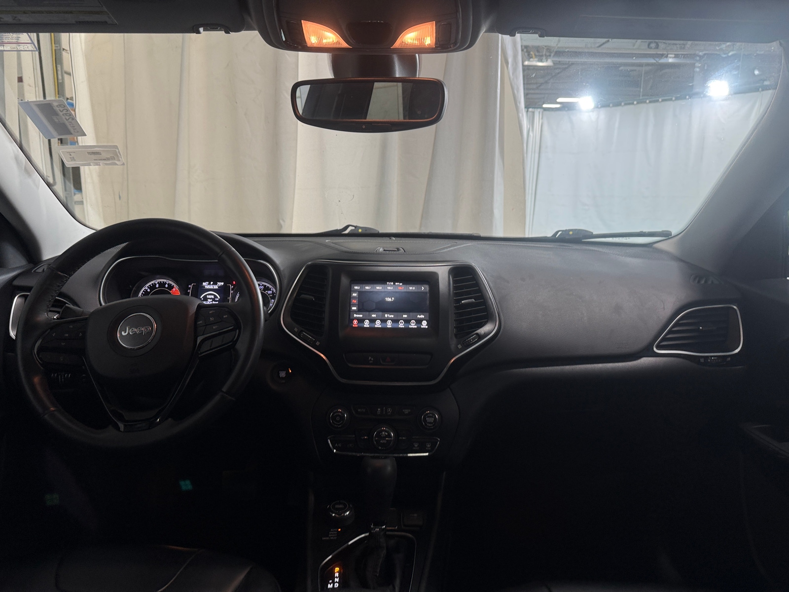 Thumbnail: 2019 Jeep Cherokee - 3