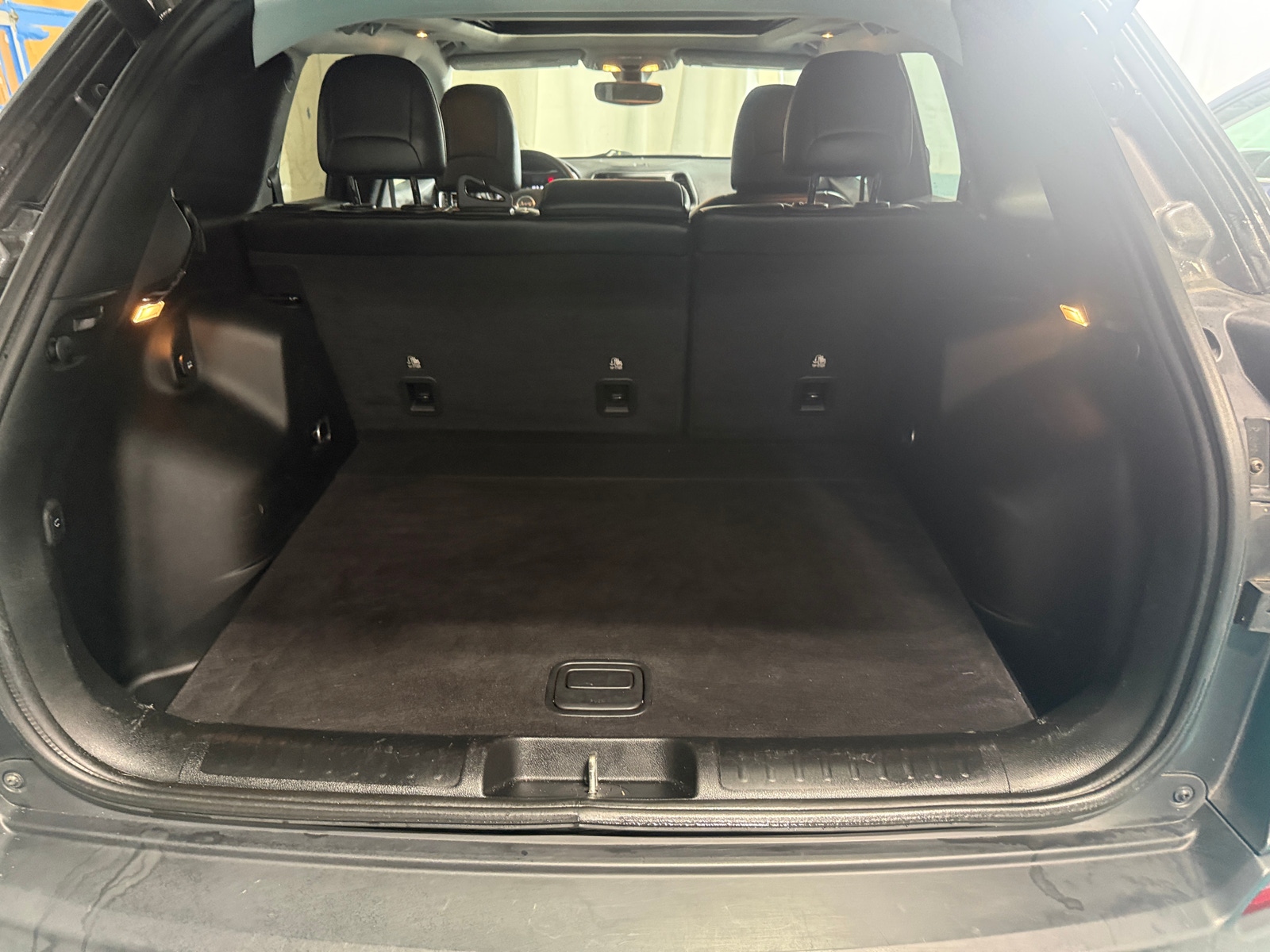 Thumbnail: 2019 Jeep Cherokee - 7