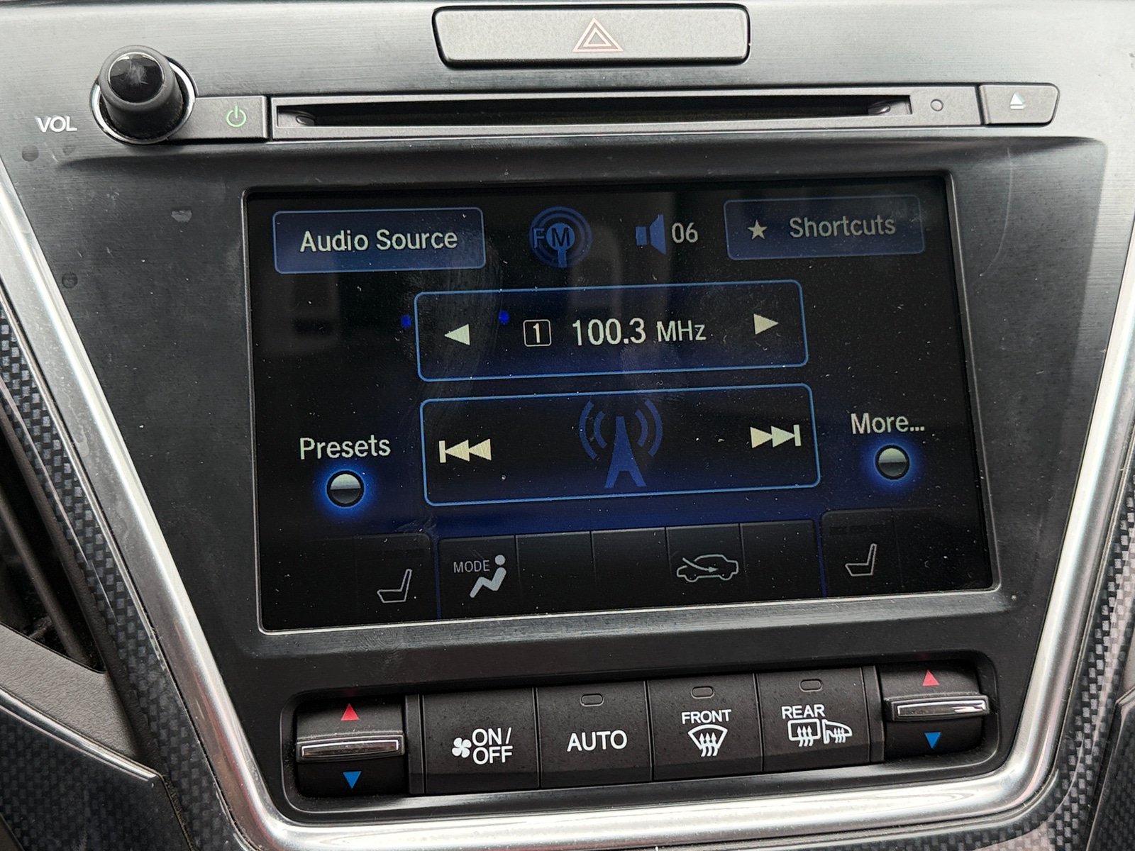 Thumbnail: 2014 Acura MDX - 4