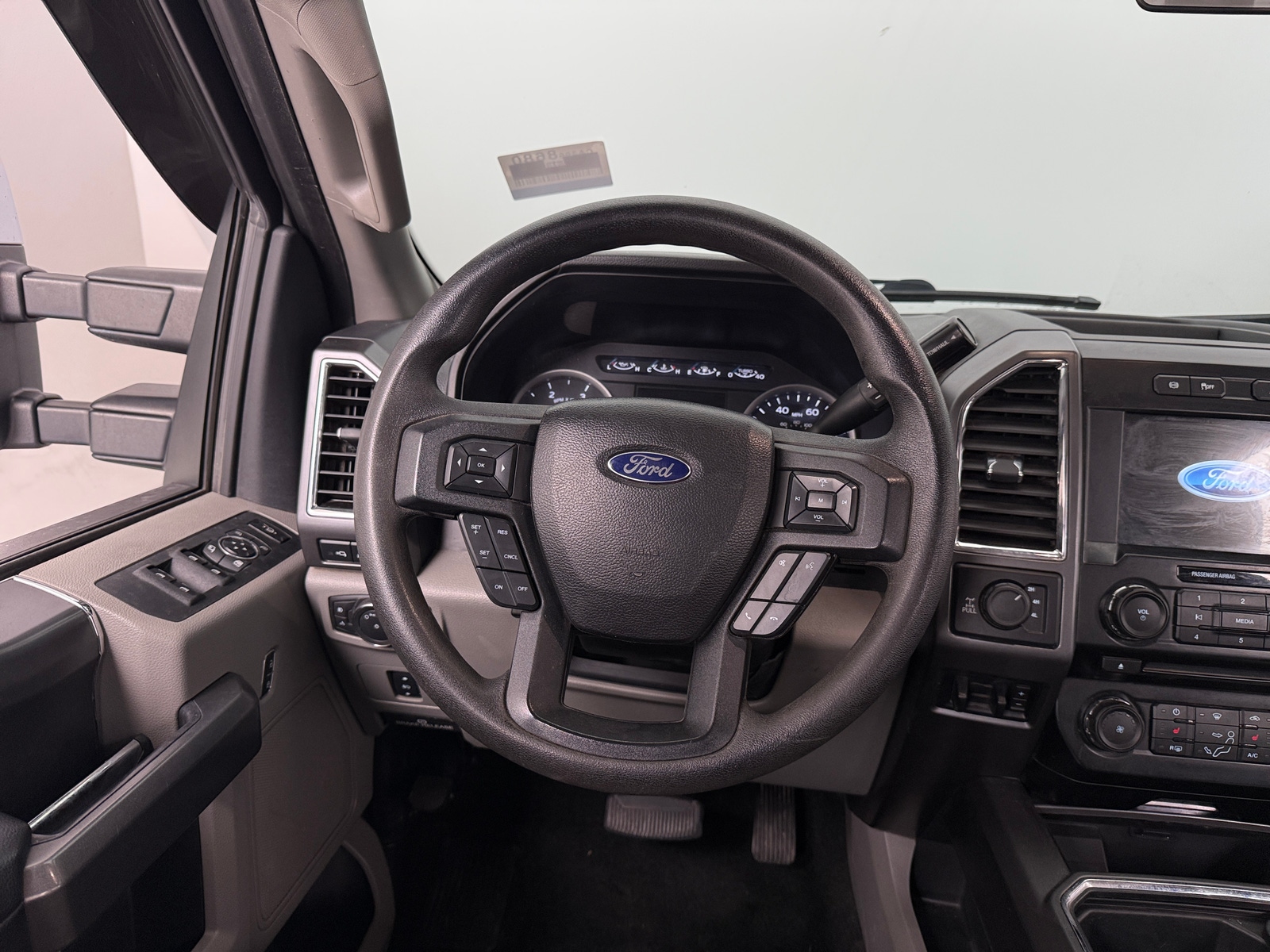 Thumbnail: 2017 Ford Econoline - 5