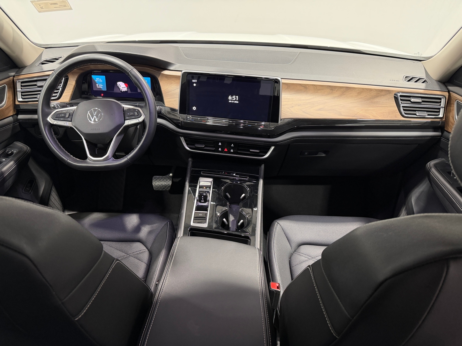 Thumbnail: 2025 Volkswagen Atlas - 3